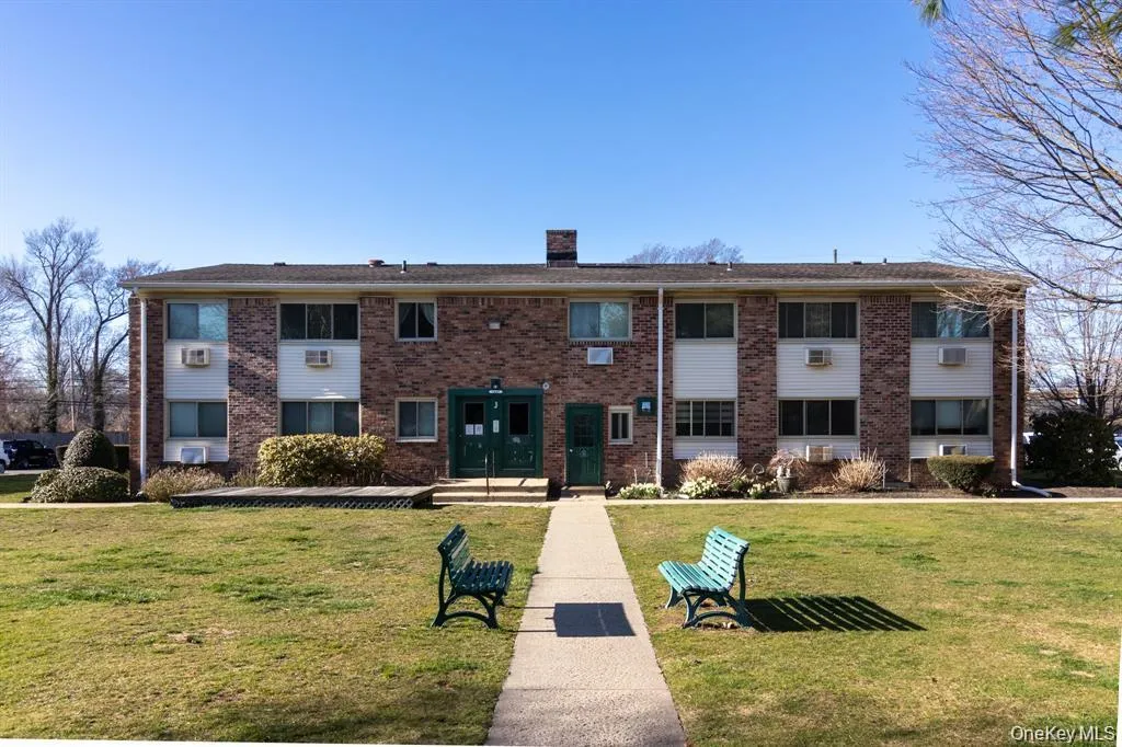 2449 Building J Union Blvd, Islip, NY, 1 Bedroom Bedrooms, 4 Rooms Rooms,1 BathroomBathrooms,Residential Lease,For Rent,Union Blvd,0,1002265 2449 Building J Union Blvd, Islip, NY, 1 Bedroom Bedrooms, 4 Rooms Rooms,1 BathroomBathrooms,Residential Lease,For Rent,Union Blvd,0,1002265