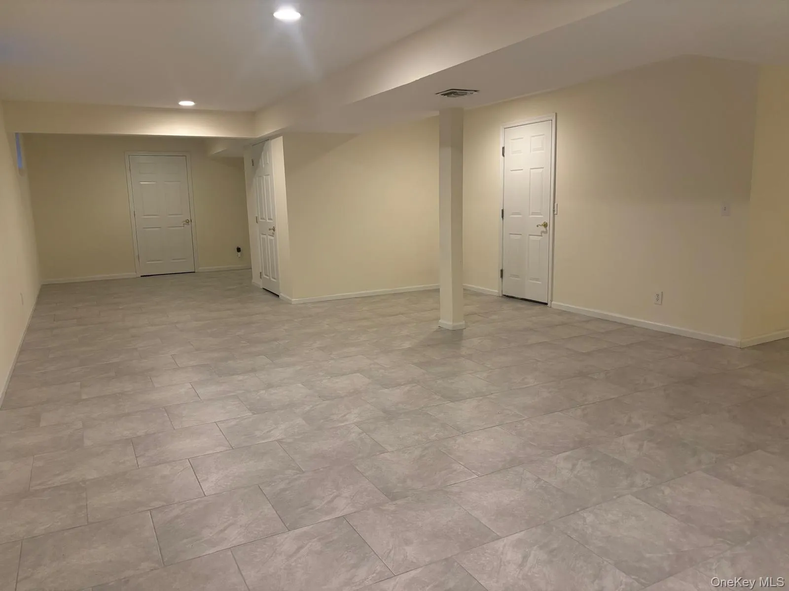 74 Firwood Road, North Hempstead, NY, 3 Bedrooms Bedrooms, 7 Rooms Rooms,2 BathroomsBathrooms,Residential Lease,For Rent,Firwood,0,1002267 74 Firwood Road, North Hempstead, NY, 3 Bedrooms Bedrooms, 7 Rooms Rooms,2 BathroomsBathrooms,Residential Lease,For Rent,Firwood,0,1002267