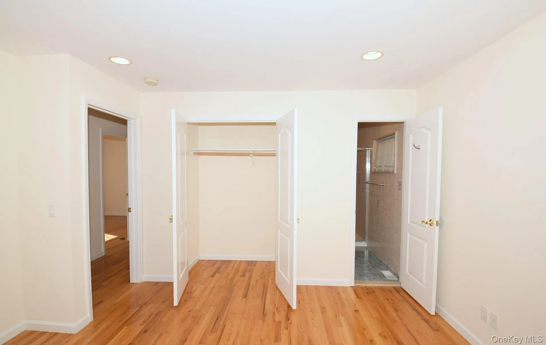 74 Firwood Road, North Hempstead, NY, 3 Bedrooms Bedrooms, 7 Rooms Rooms,2 BathroomsBathrooms,Residential Lease,For Rent,Firwood,0,1002267 74 Firwood Road, North Hempstead, NY, 3 Bedrooms Bedrooms, 7 Rooms Rooms,2 BathroomsBathrooms,Residential Lease,For Rent,Firwood,0,1002267