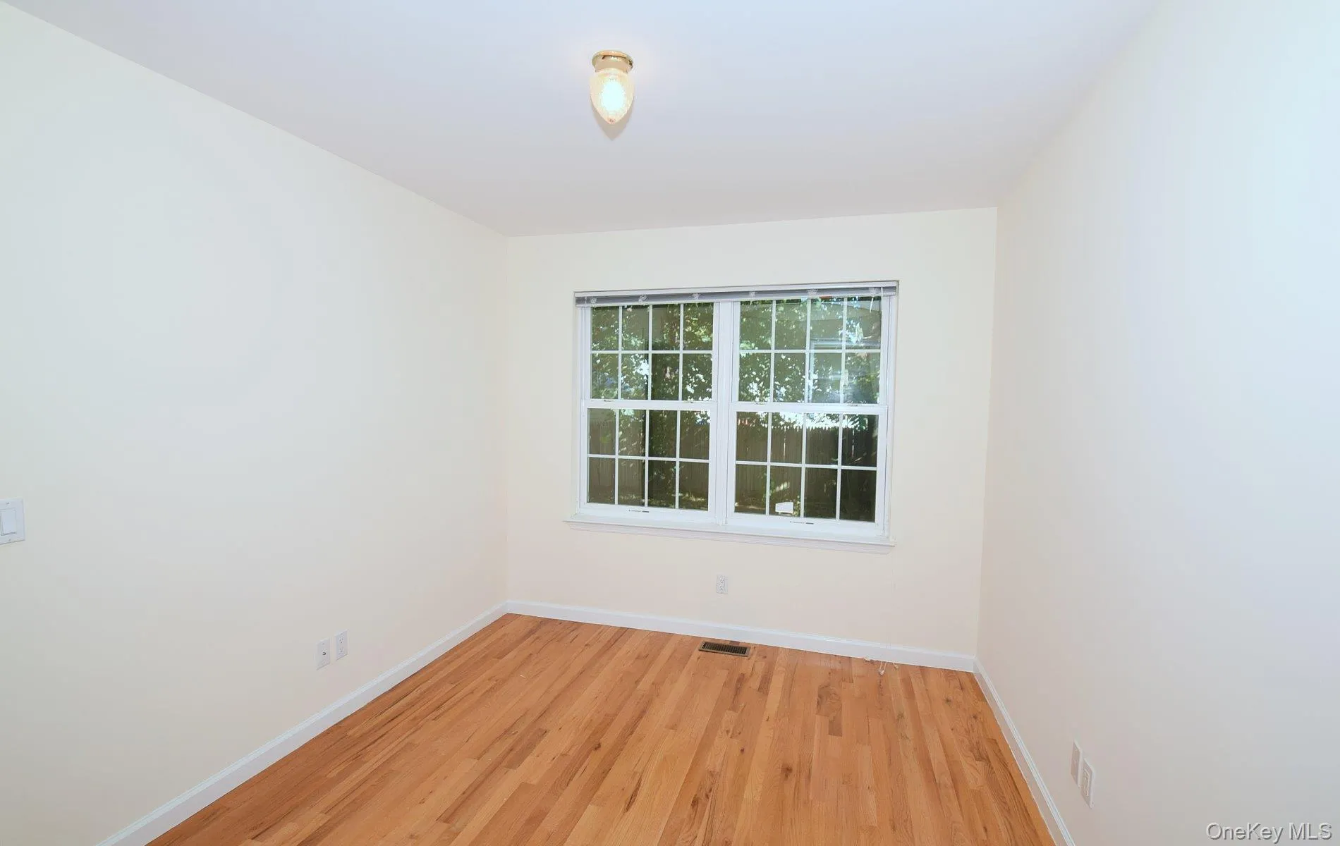 74 Firwood Road, North Hempstead, NY, 3 Bedrooms Bedrooms, 7 Rooms Rooms,2 BathroomsBathrooms,Residential Lease,For Rent,Firwood,0,1002267 74 Firwood Road, North Hempstead, NY, 3 Bedrooms Bedrooms, 7 Rooms Rooms,2 BathroomsBathrooms,Residential Lease,For Rent,Firwood,0,1002267