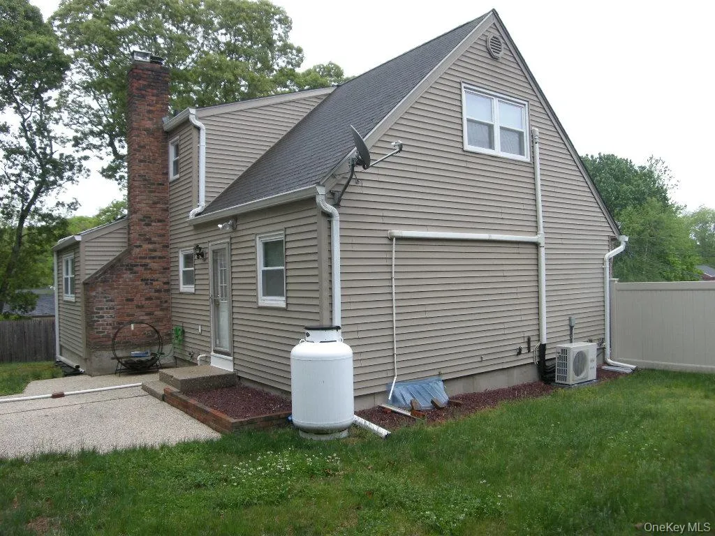 43 Washington Heights Street, Brookhaven, NY, 4 Bedrooms Bedrooms, 12 Rooms Rooms,3 BathroomsBathrooms,Residential,For Rent,Washington Heights,0,1002269 43 Washington Heights Street, Brookhaven, NY, 4 Bedrooms Bedrooms, 12 Rooms Rooms,3 BathroomsBathrooms,Residential,For Rent,Washington Heights,0,1002269