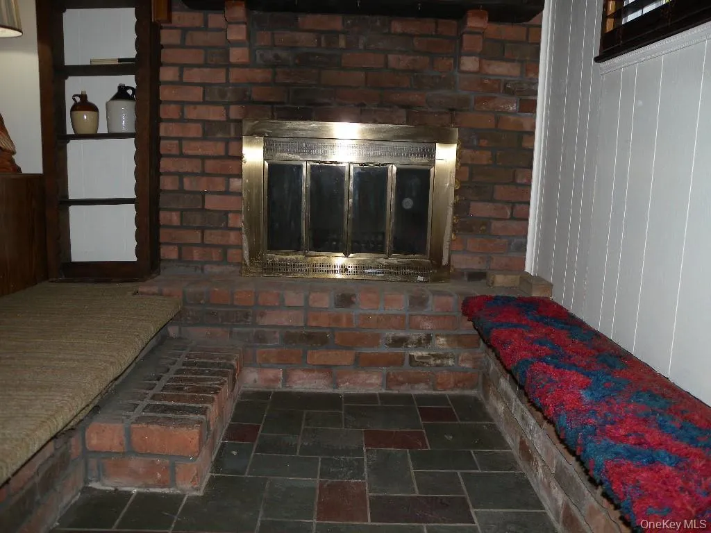 With seating area With seating area