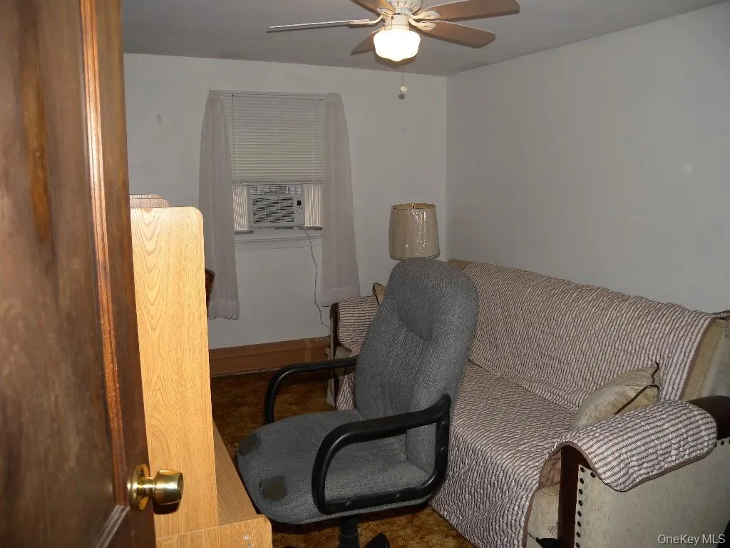 Alternate bedroom or office Alternate bedroom or office