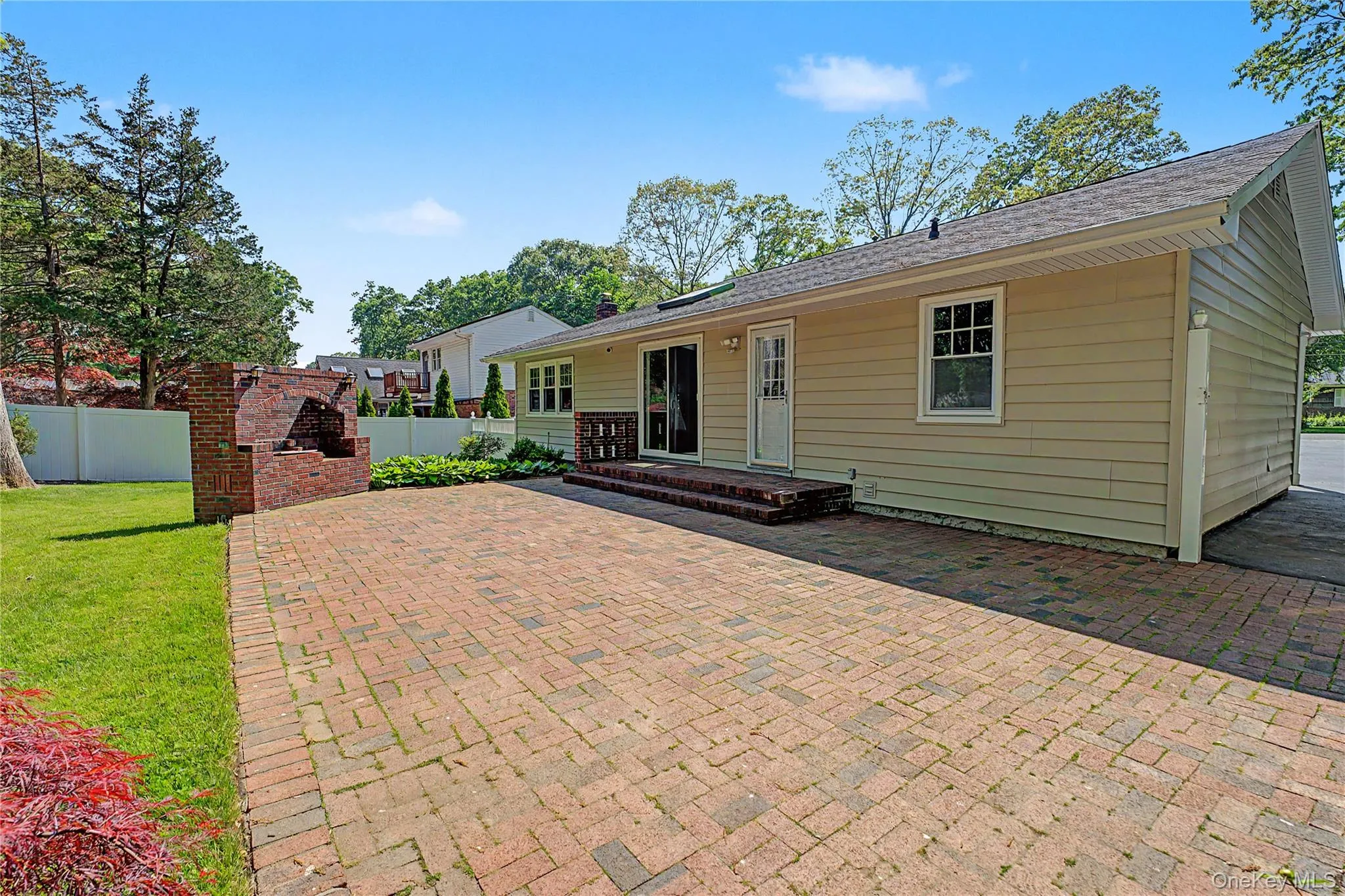 75 Summit Drive, Smithtown, NY, 3 Bedrooms Bedrooms, 7 Rooms Rooms,2 BathroomsBathrooms,Residential,For Rent,Summit,0,1002274 75 Summit Drive, Smithtown, NY, 3 Bedrooms Bedrooms, 7 Rooms Rooms,2 BathroomsBathrooms,Residential,For Rent,Summit,0,1002274