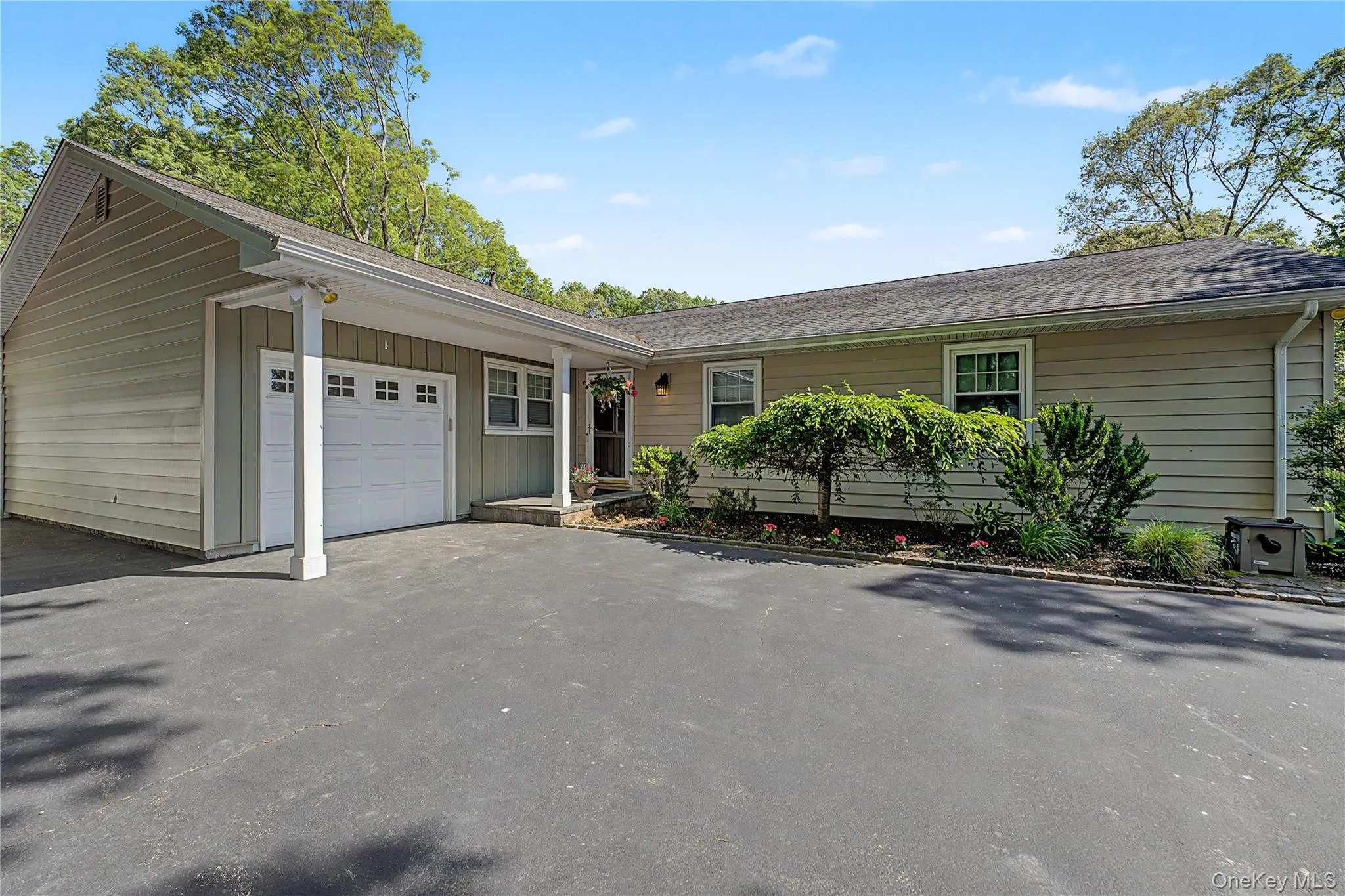 75 Summit Drive, Smithtown, NY, 3 Bedrooms Bedrooms, 7 Rooms Rooms,2 BathroomsBathrooms,Residential,For Rent,Summit,0,1002274 75 Summit Drive, Smithtown, NY, 3 Bedrooms Bedrooms, 7 Rooms Rooms,2 BathroomsBathrooms,Residential,For Rent,Summit,0,1002274
