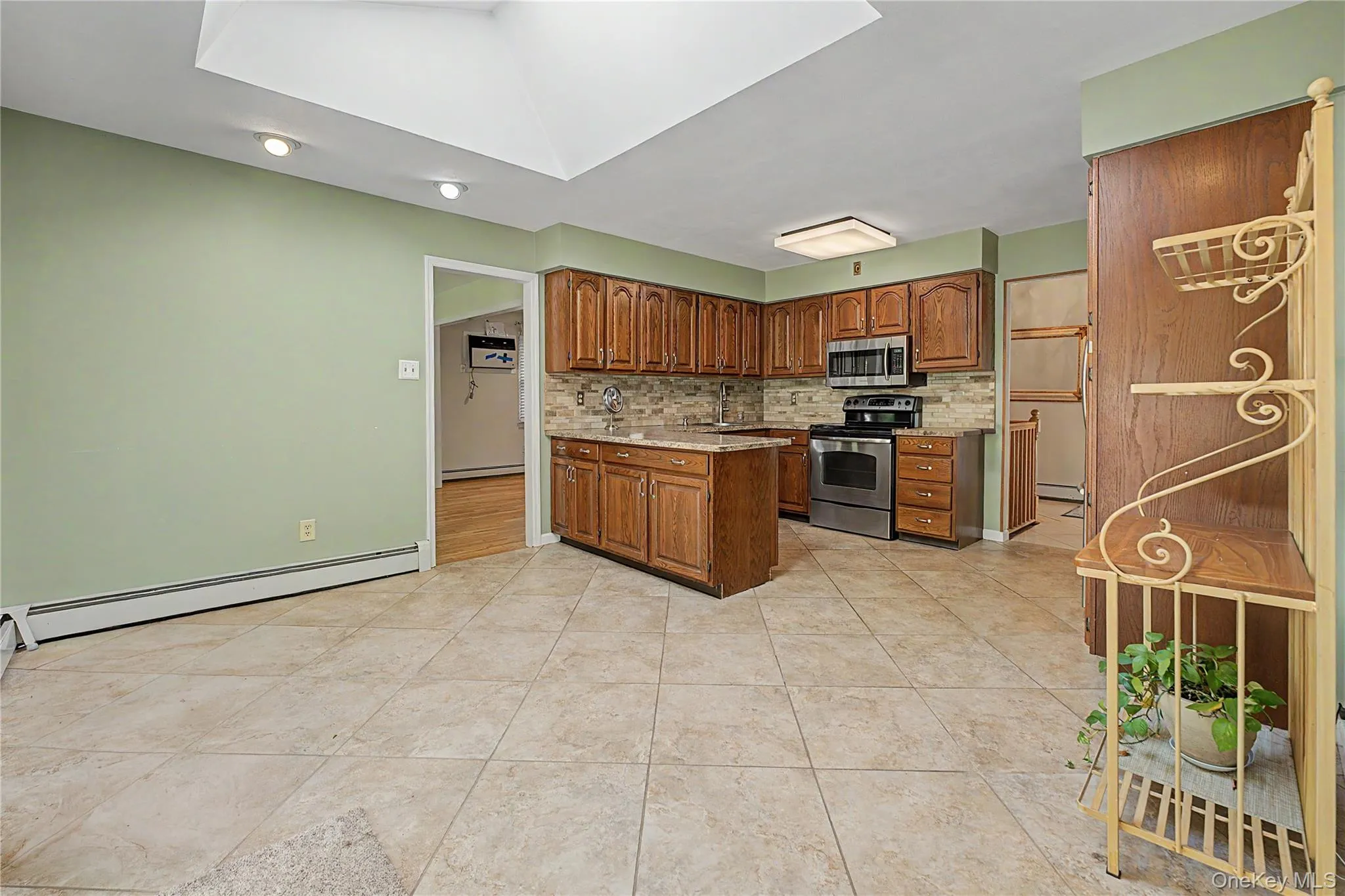 75 Summit Drive, Smithtown, NY, 3 Bedrooms Bedrooms, 7 Rooms Rooms,2 BathroomsBathrooms,Residential,For Rent,Summit,0,1002274 75 Summit Drive, Smithtown, NY, 3 Bedrooms Bedrooms, 7 Rooms Rooms,2 BathroomsBathrooms,Residential,For Rent,Summit,0,1002274