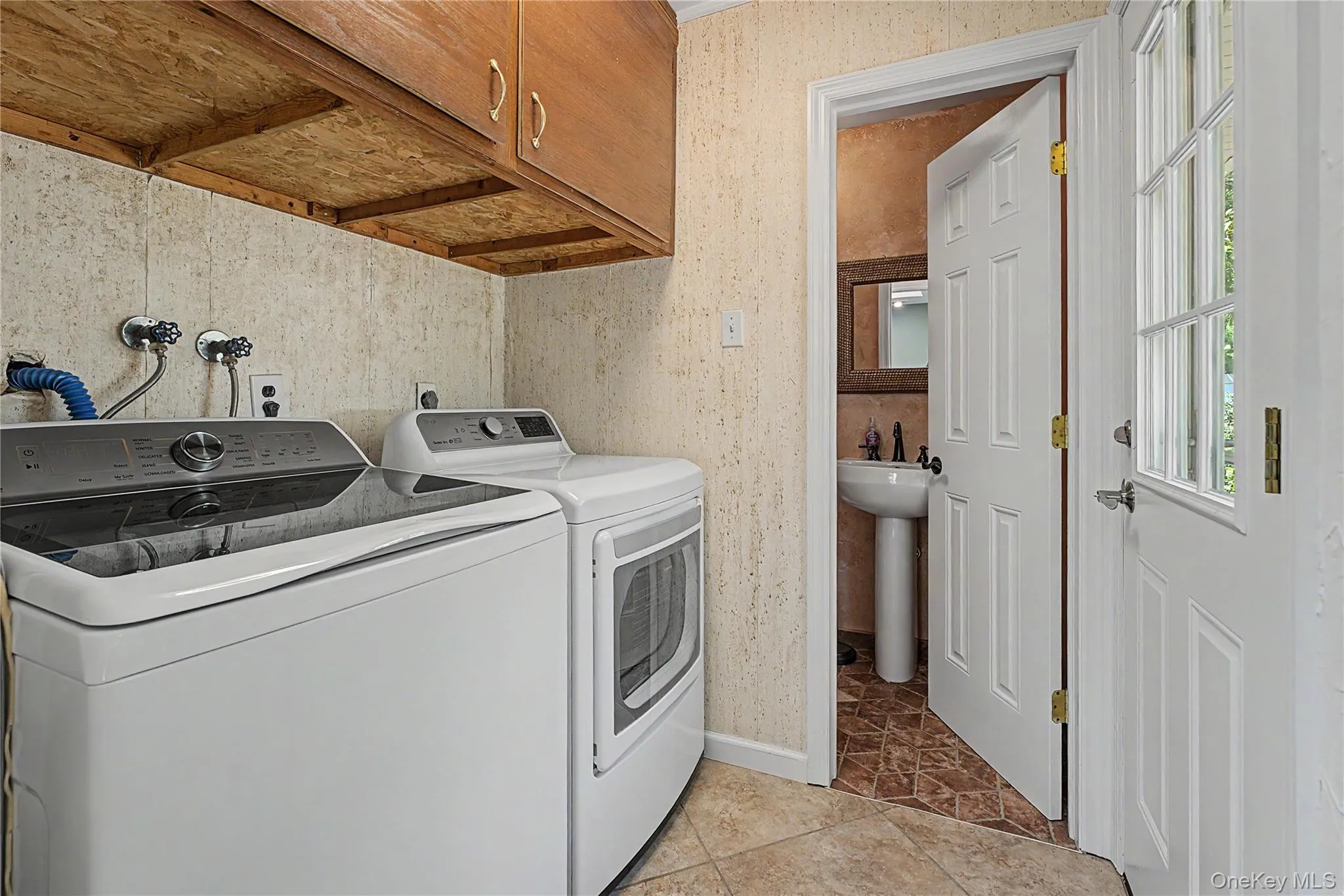 75 Summit Drive, Smithtown, NY, 3 Bedrooms Bedrooms, 7 Rooms Rooms,2 BathroomsBathrooms,Residential,For Rent,Summit,0,1002274 75 Summit Drive, Smithtown, NY, 3 Bedrooms Bedrooms, 7 Rooms Rooms,2 BathroomsBathrooms,Residential,For Rent,Summit,0,1002274