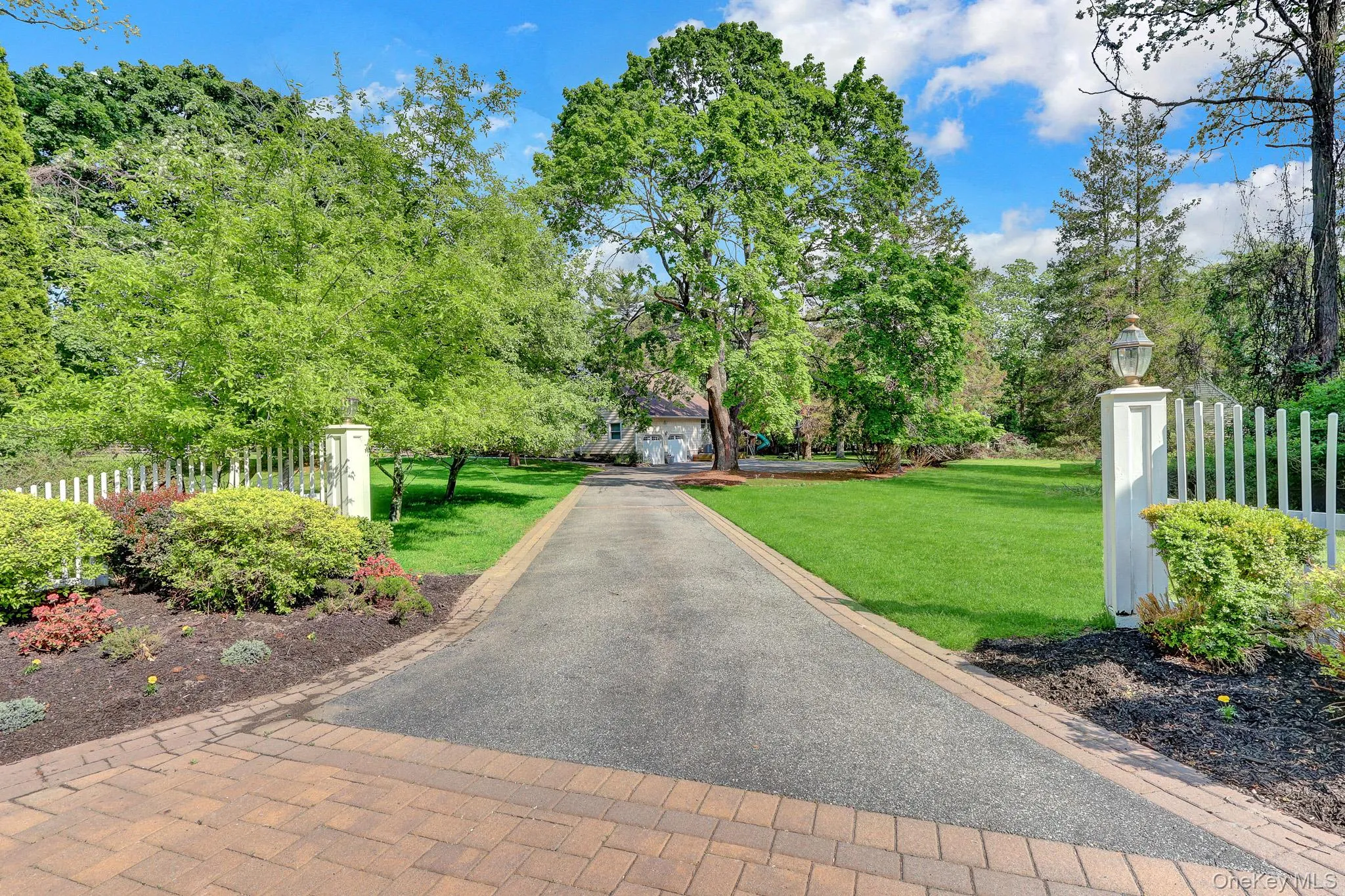 15 Stillwater Road, Smithtown, NY, 6 Bedrooms Bedrooms, 11 Rooms Rooms,4 BathroomsBathrooms,Residential,For Rent,Stillwater,0,1002277 15 Stillwater Road, Smithtown, NY, 6 Bedrooms Bedrooms, 11 Rooms Rooms,4 BathroomsBathrooms,Residential,For Rent,Stillwater,0,1002277