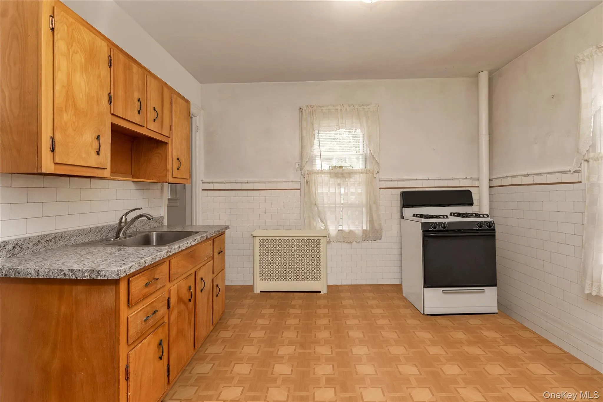 3250 Country Club Road, New York, NY, 3 Bedrooms Bedrooms, 6 Rooms Rooms,1 BathroomBathrooms,Residential,For Rent,Country Club,0,1002280 3250 Country Club Road, New York, NY, 3 Bedrooms Bedrooms, 6 Rooms Rooms,1 BathroomBathrooms,Residential,For Rent,Country Club,0,1002280