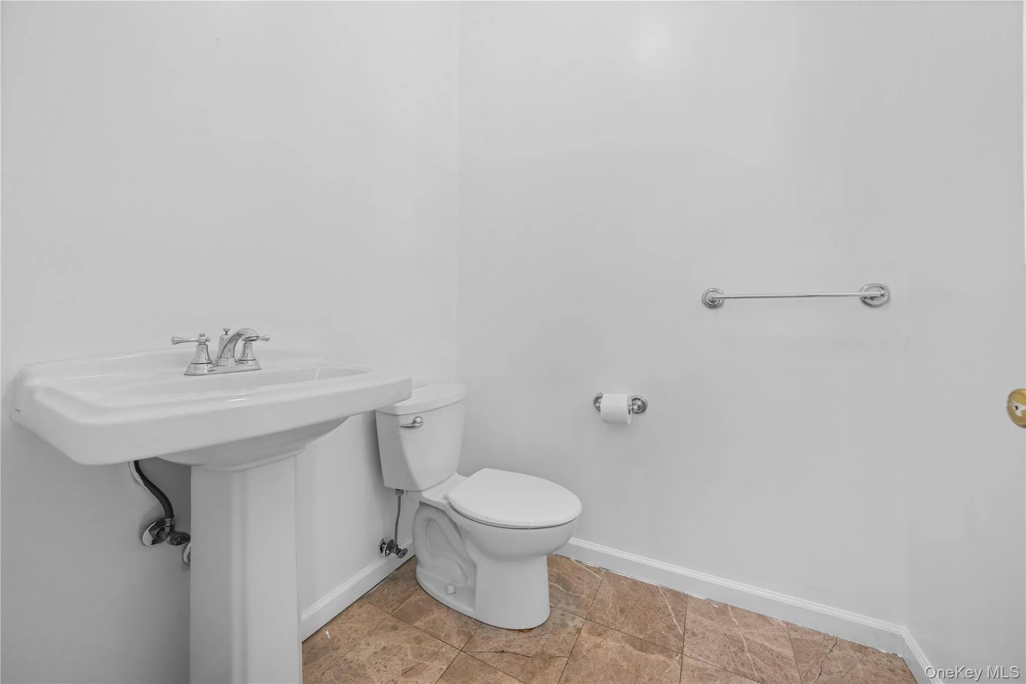49 Kingsland Avenue, Brookhaven, NY, 4 Bedrooms Bedrooms, 7 Rooms Rooms,2 BathroomsBathrooms,Residential,For Rent,Kingsland,0,1002283 49 Kingsland Avenue, Brookhaven, NY, 4 Bedrooms Bedrooms, 7 Rooms Rooms,2 BathroomsBathrooms,Residential,For Rent,Kingsland,0,1002283