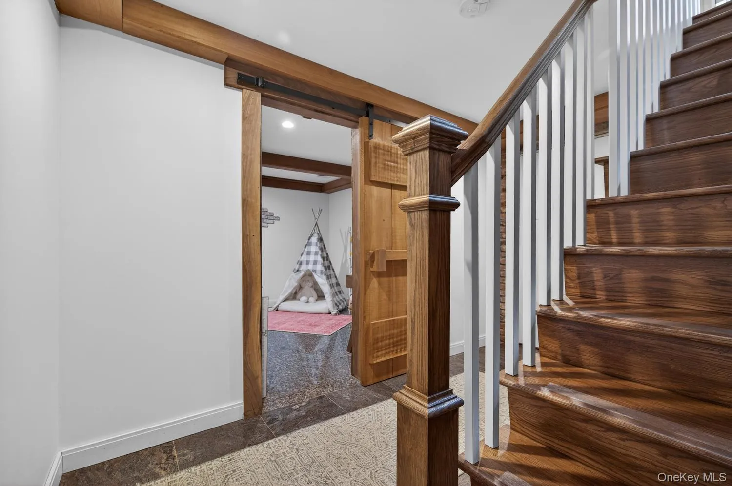 16 Warwick Place, North Hempstead, NY, 3 Bedrooms Bedrooms, 8 Rooms Rooms,2 BathroomsBathrooms,Residential,For Rent,Warwick,0,1002284 16 Warwick Place, North Hempstead, NY, 3 Bedrooms Bedrooms, 8 Rooms Rooms,2 BathroomsBathrooms,Residential,For Rent,Warwick,0,1002284