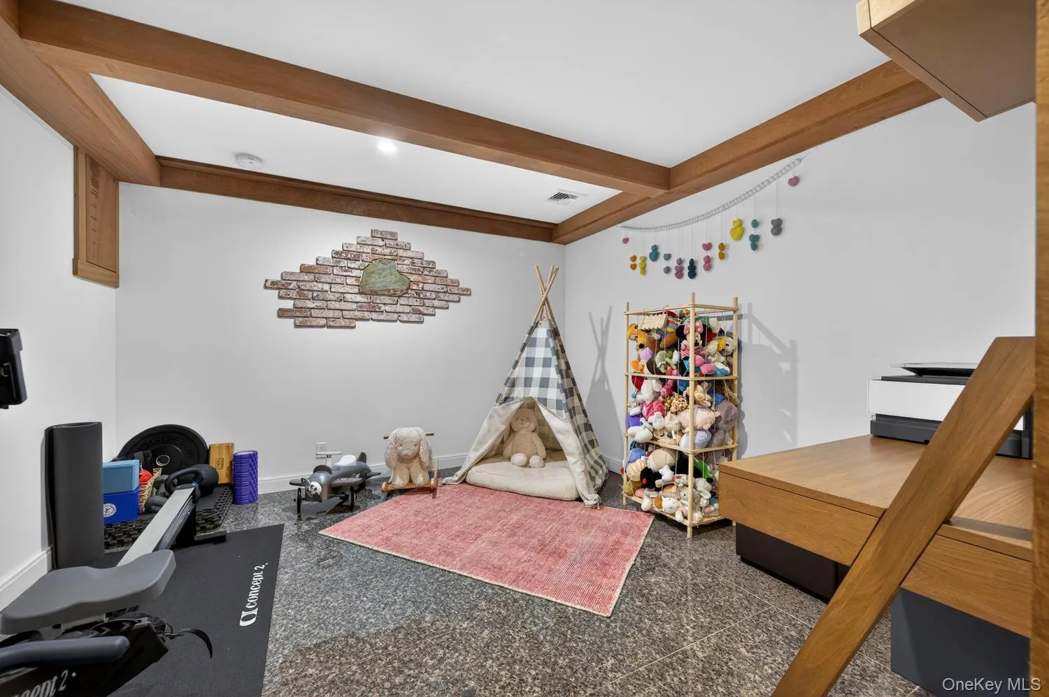 16 Warwick Place, North Hempstead, NY, 3 Bedrooms Bedrooms, 8 Rooms Rooms,2 BathroomsBathrooms,Residential,For Rent,Warwick,0,1002284 16 Warwick Place, North Hempstead, NY, 3 Bedrooms Bedrooms, 8 Rooms Rooms,2 BathroomsBathrooms,Residential,For Rent,Warwick,0,1002284