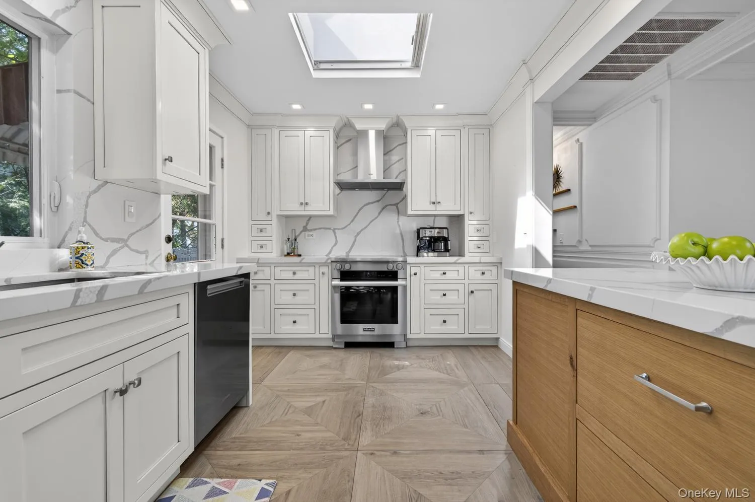 16 Warwick Place, North Hempstead, NY, 3 Bedrooms Bedrooms, 8 Rooms Rooms,2 BathroomsBathrooms,Residential,For Rent,Warwick,0,1002284 16 Warwick Place, North Hempstead, NY, 3 Bedrooms Bedrooms, 8 Rooms Rooms,2 BathroomsBathrooms,Residential,For Rent,Warwick,0,1002284