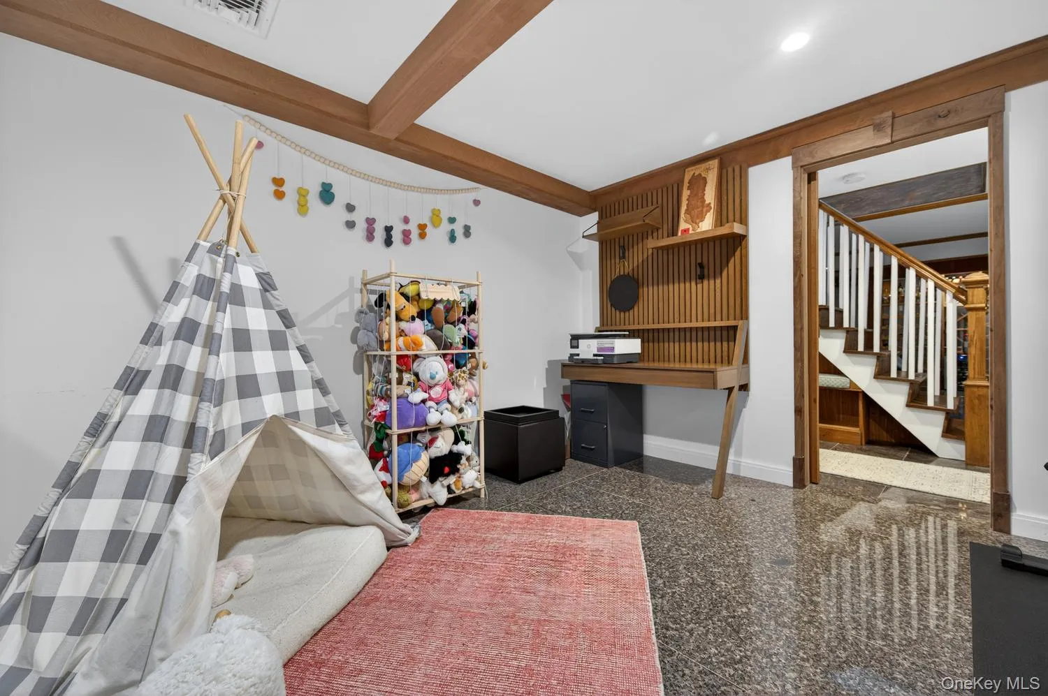 16 Warwick Place, North Hempstead, NY, 3 Bedrooms Bedrooms, 8 Rooms Rooms,2 BathroomsBathrooms,Residential,For Rent,Warwick,0,1002284 16 Warwick Place, North Hempstead, NY, 3 Bedrooms Bedrooms, 8 Rooms Rooms,2 BathroomsBathrooms,Residential,For Rent,Warwick,0,1002284