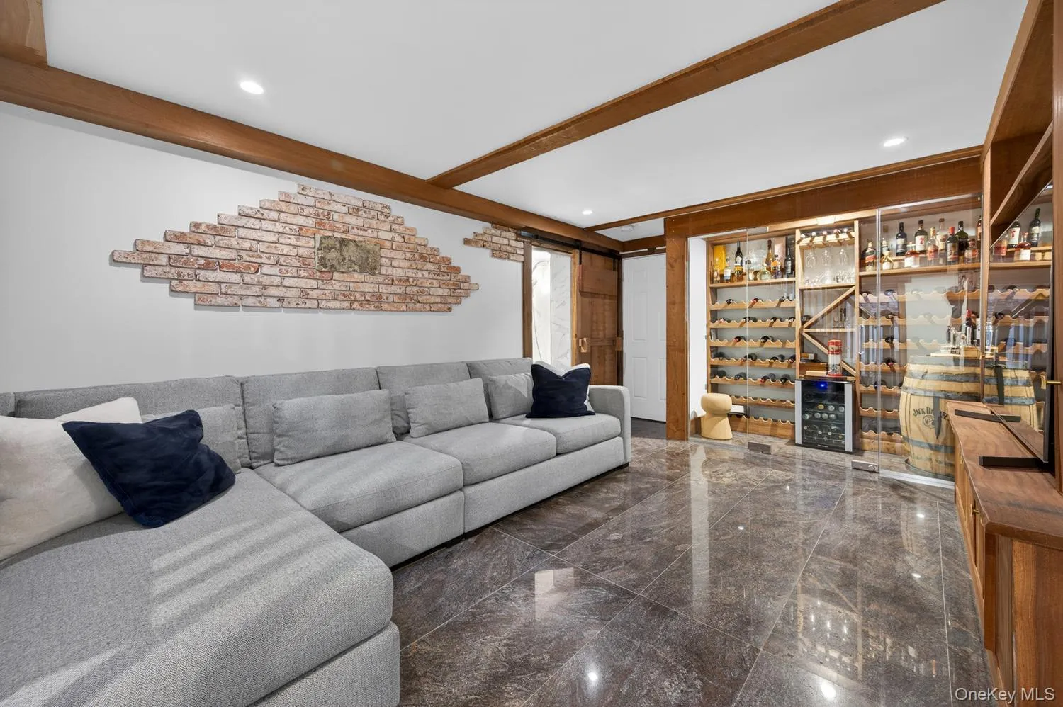 16 Warwick Place, North Hempstead, NY, 3 Bedrooms Bedrooms, 8 Rooms Rooms,2 BathroomsBathrooms,Residential,For Rent,Warwick,0,1002284 16 Warwick Place, North Hempstead, NY, 3 Bedrooms Bedrooms, 8 Rooms Rooms,2 BathroomsBathrooms,Residential,For Rent,Warwick,0,1002284