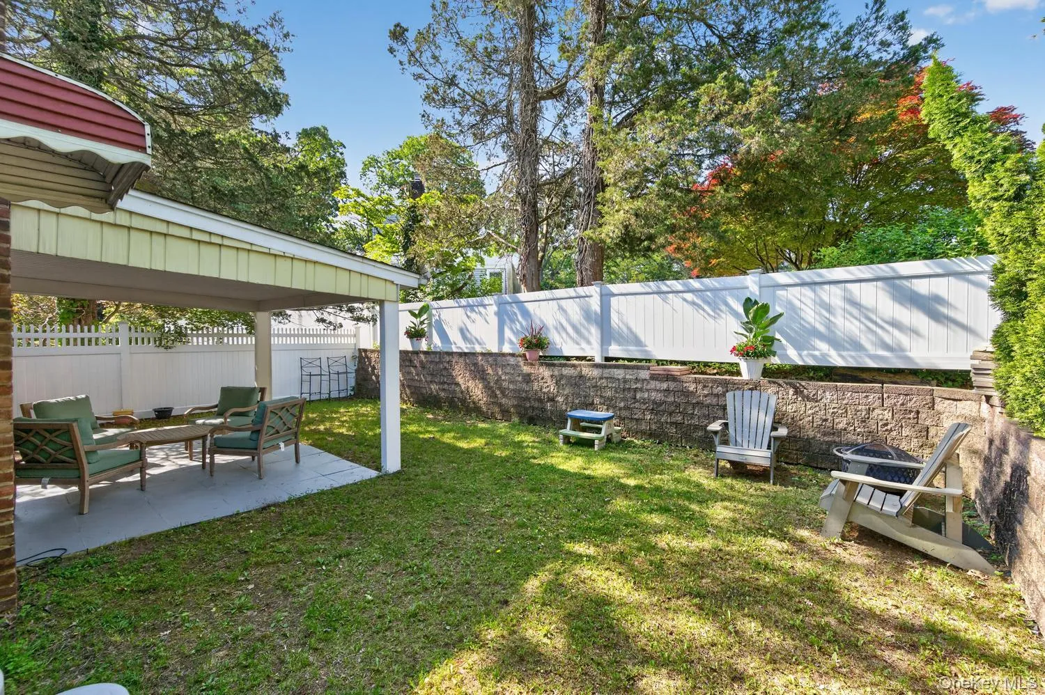 16 Warwick Place, North Hempstead, NY, 3 Bedrooms Bedrooms, 8 Rooms Rooms,2 BathroomsBathrooms,Residential,For Rent,Warwick,0,1002284 16 Warwick Place, North Hempstead, NY, 3 Bedrooms Bedrooms, 8 Rooms Rooms,2 BathroomsBathrooms,Residential,For Rent,Warwick,0,1002284