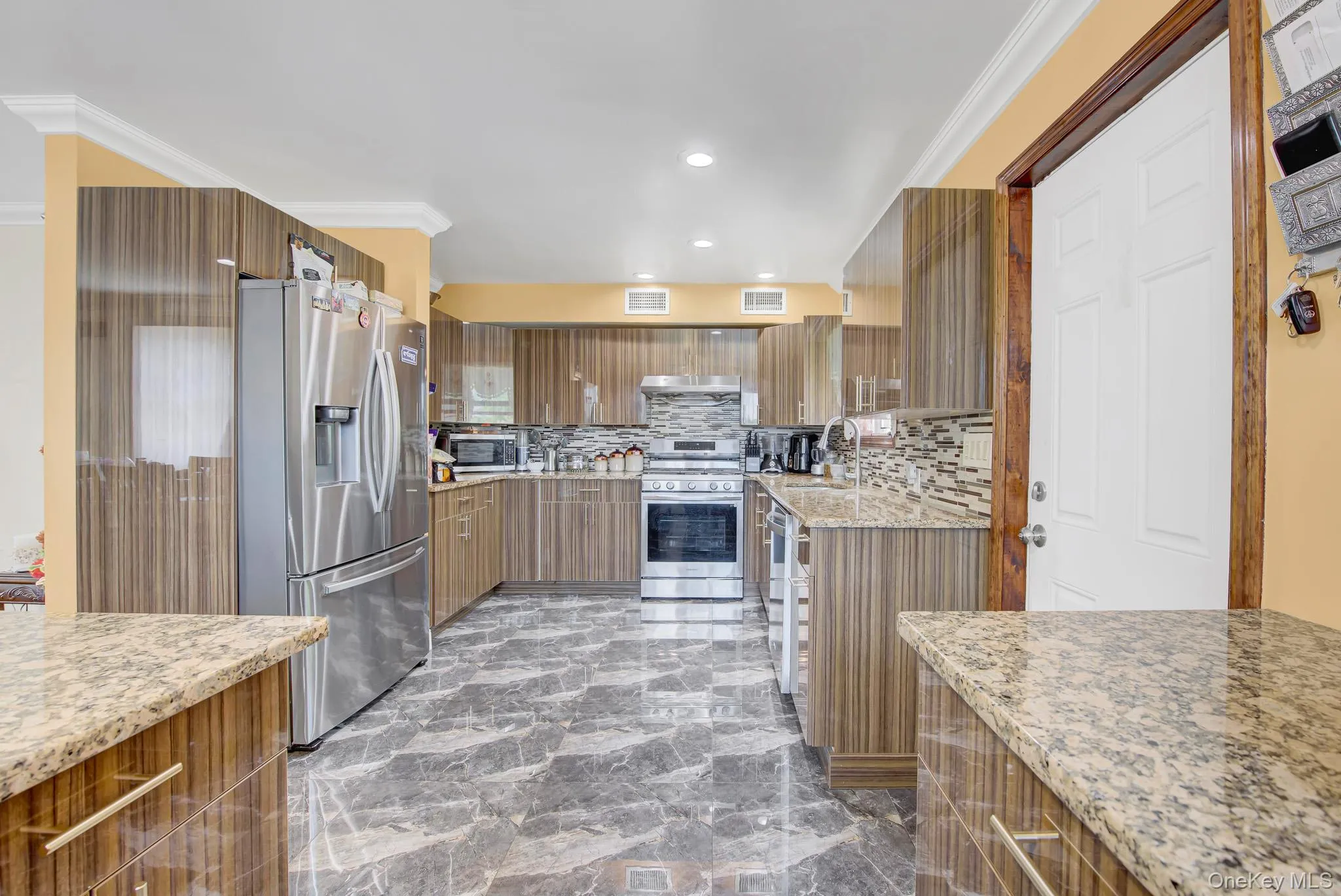 296 Burkhard Avenue, North Hempstead, NY, 5 Bedrooms Bedrooms, 8 Rooms Rooms,2 BathroomsBathrooms,Residential,For Rent,Burkhard,0,1002287 296 Burkhard Avenue, North Hempstead, NY, 5 Bedrooms Bedrooms, 8 Rooms Rooms,2 BathroomsBathrooms,Residential,For Rent,Burkhard,0,1002287