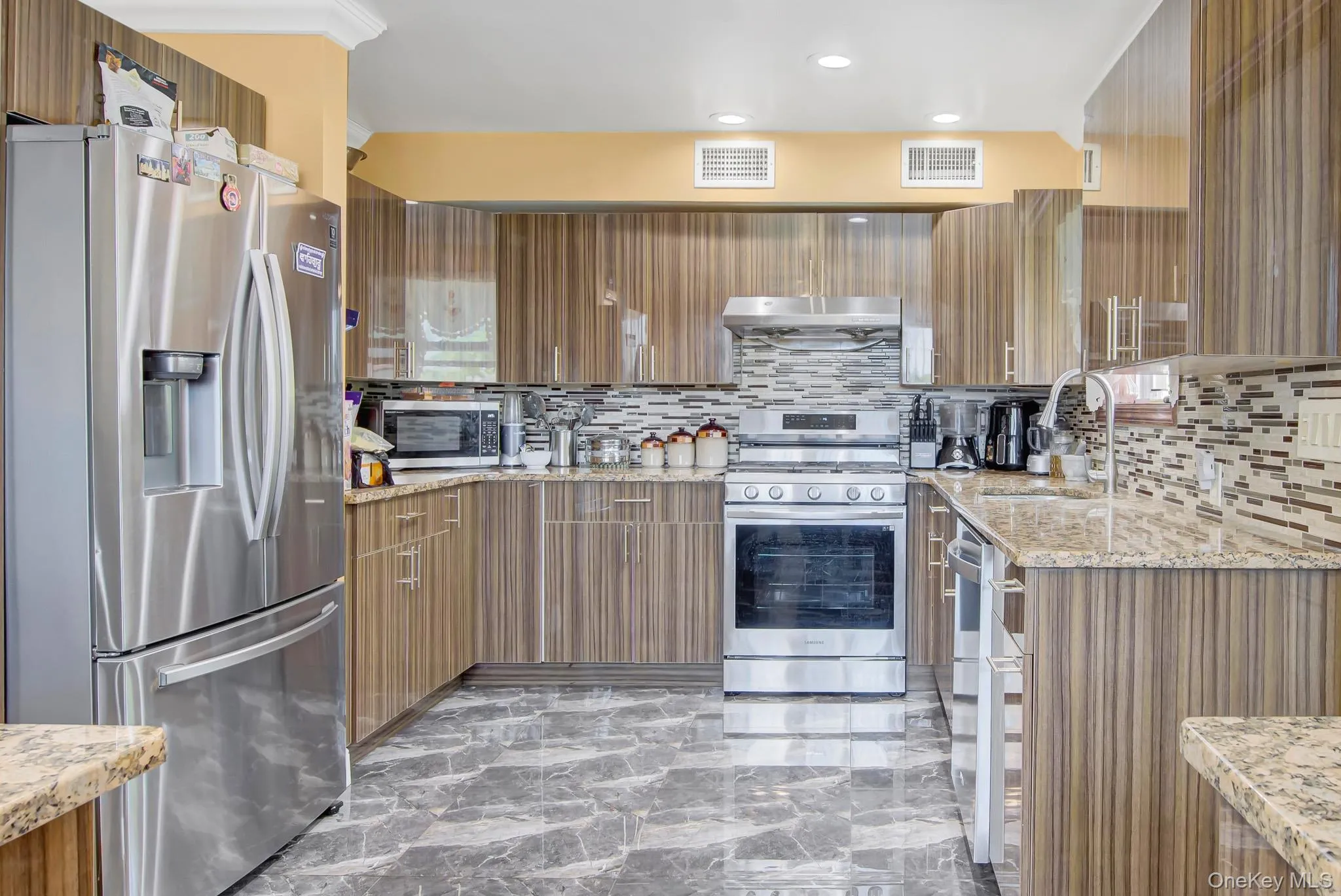 296 Burkhard Avenue, North Hempstead, NY, 5 Bedrooms Bedrooms, 8 Rooms Rooms,2 BathroomsBathrooms,Residential,For Rent,Burkhard,0,1002287 296 Burkhard Avenue, North Hempstead, NY, 5 Bedrooms Bedrooms, 8 Rooms Rooms,2 BathroomsBathrooms,Residential,For Rent,Burkhard,0,1002287