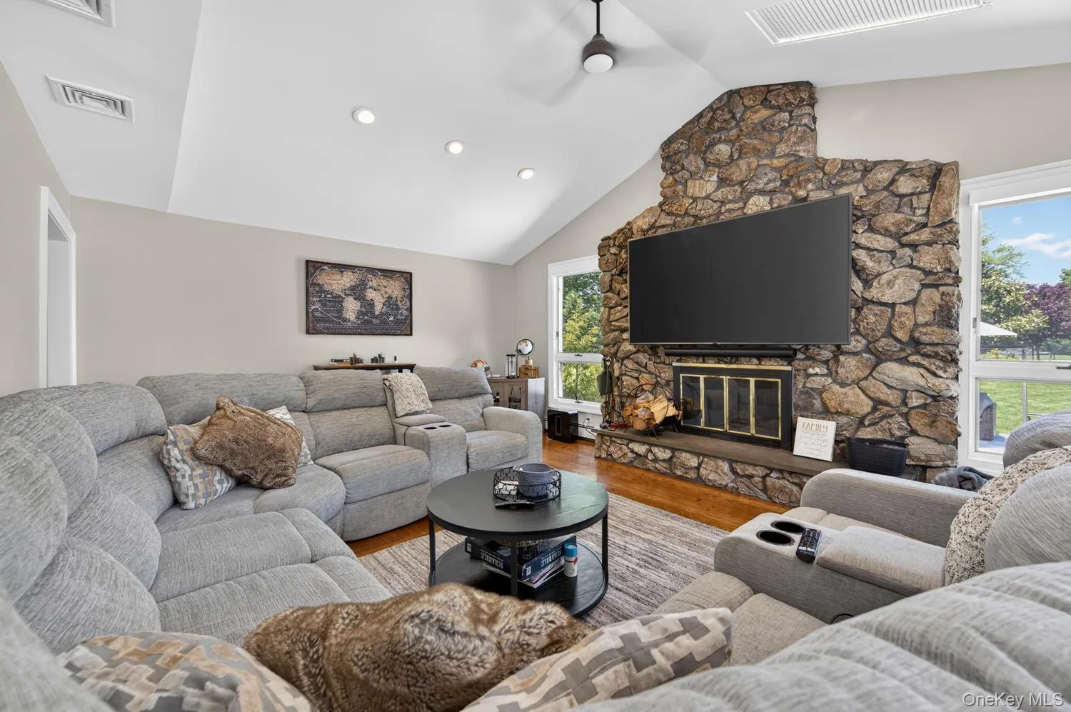 4 Cropley Court, Huntington, NY, 5 Bedrooms Bedrooms, 13 Rooms Rooms,3 BathroomsBathrooms,Residential,For Rent,Cropley,0,1002289 4 Cropley Court, Huntington, NY, 5 Bedrooms Bedrooms, 13 Rooms Rooms,3 BathroomsBathrooms,Residential,For Rent,Cropley,0,1002289