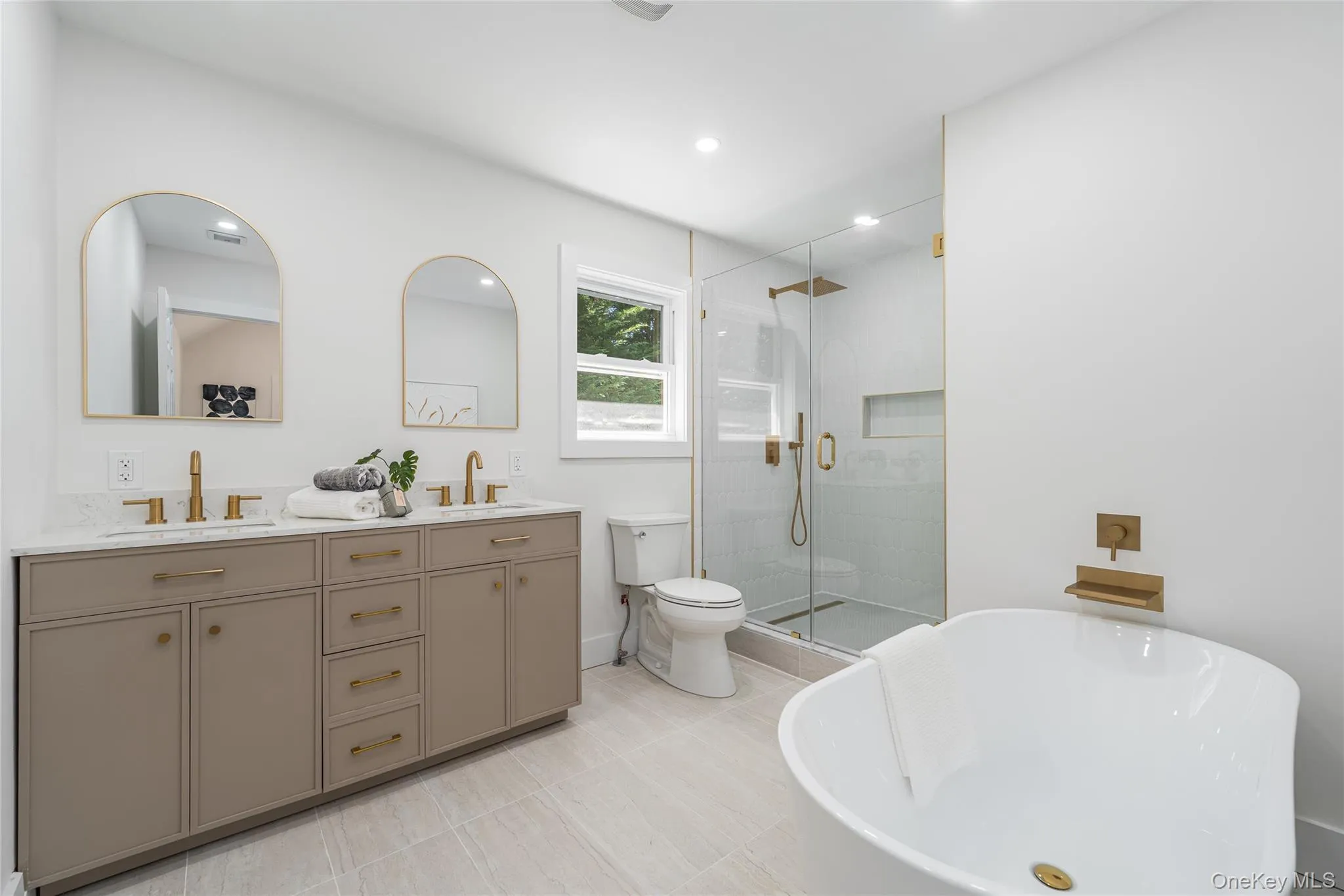 2 Heather Drive, Southampton, NY, 4 Bedrooms Bedrooms, 12 Rooms Rooms,3 BathroomsBathrooms,Residential,For Rent,Heather,0,1002302 2 Heather Drive, Southampton, NY, 4 Bedrooms Bedrooms, 12 Rooms Rooms,3 BathroomsBathrooms,Residential,For Rent,Heather,0,1002302