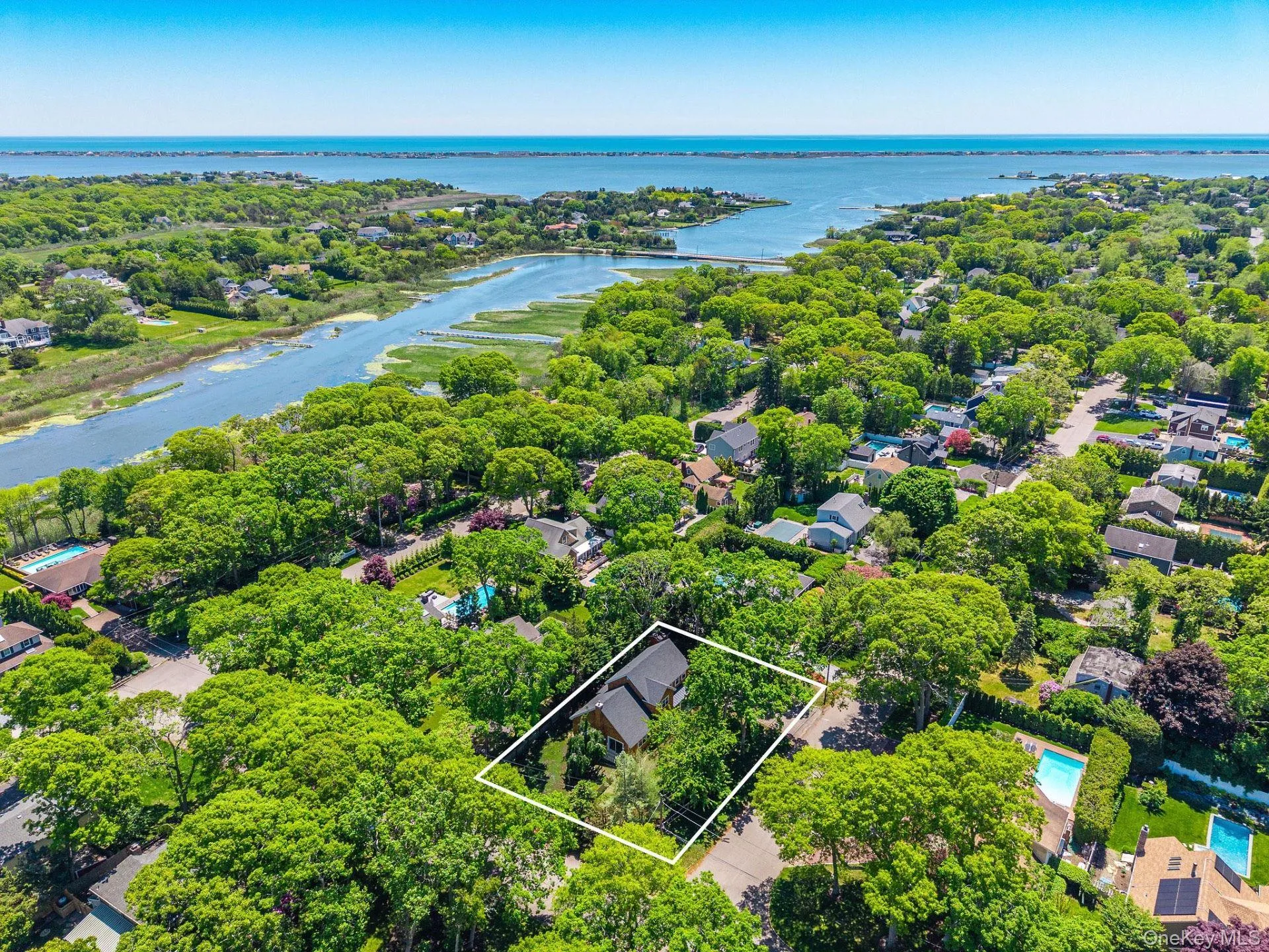 2 Heather Drive, Southampton, NY, 4 Bedrooms Bedrooms, 12 Rooms Rooms,3 BathroomsBathrooms,Residential,For Rent,Heather,0,1002302 2 Heather Drive, Southampton, NY, 4 Bedrooms Bedrooms, 12 Rooms Rooms,3 BathroomsBathrooms,Residential,For Rent,Heather,0,1002302