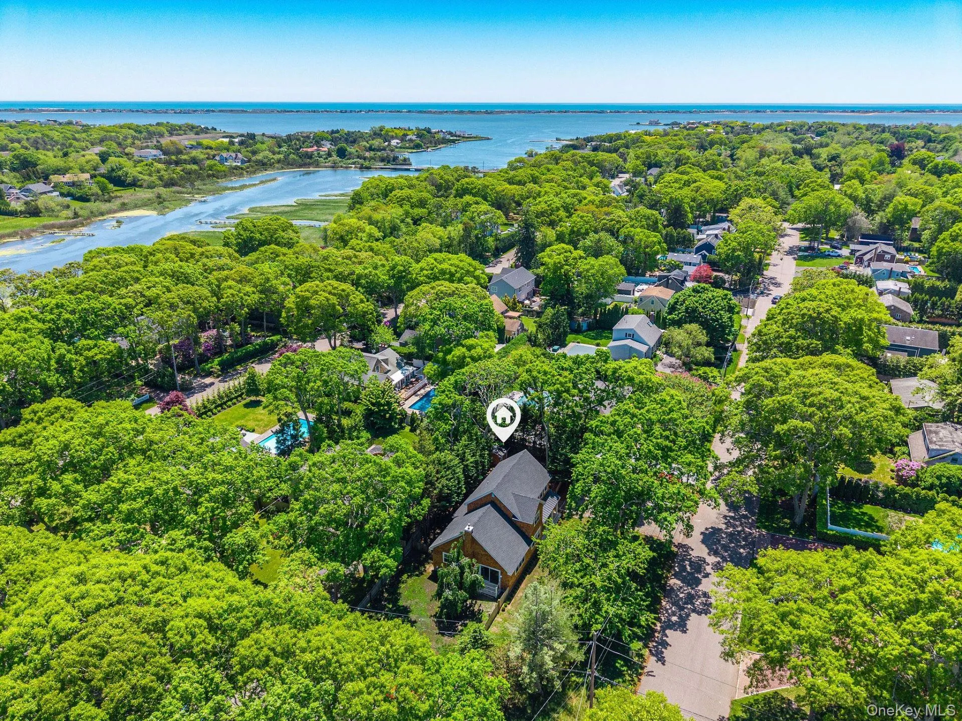 2 Heather Drive, Southampton, NY, 4 Bedrooms Bedrooms, 12 Rooms Rooms,3 BathroomsBathrooms,Residential,For Rent,Heather,0,1002302 2 Heather Drive, Southampton, NY, 4 Bedrooms Bedrooms, 12 Rooms Rooms,3 BathroomsBathrooms,Residential,For Rent,Heather,0,1002302