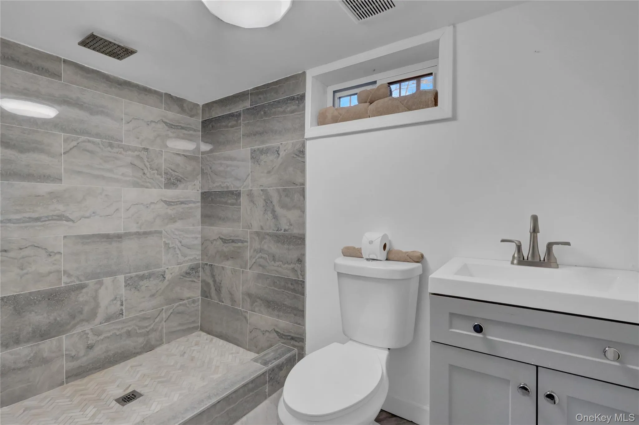 57 Middle Island Road, Brookhaven, NY, 3 Bedrooms Bedrooms, 7 Rooms Rooms,2 BathroomsBathrooms,Residential,For Rent,Middle Island,0,1002304 57 Middle Island Road, Brookhaven, NY, 3 Bedrooms Bedrooms, 7 Rooms Rooms,2 BathroomsBathrooms,Residential,For Rent,Middle Island,0,1002304
