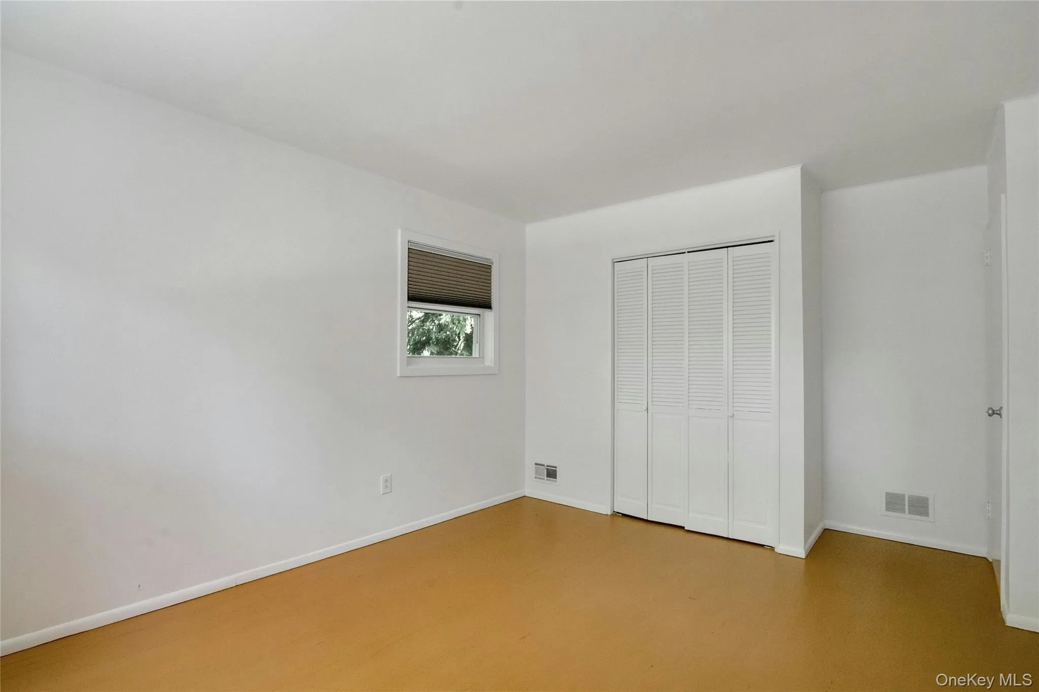 2nd Bedroom & Closet 2nd Bedroom & Closet