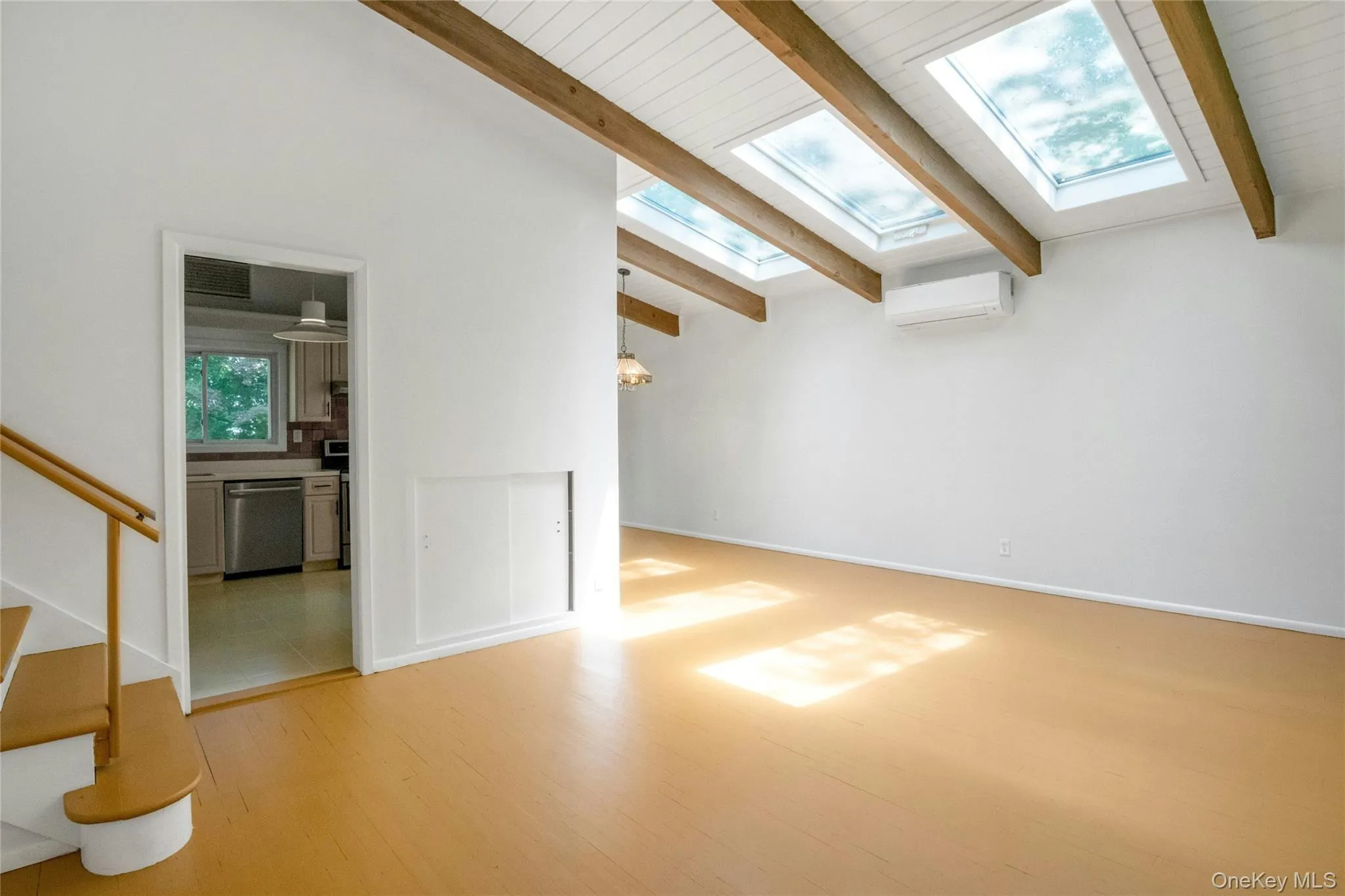 Beamed Living Room flooded with light Beamed Living Room flooded with light