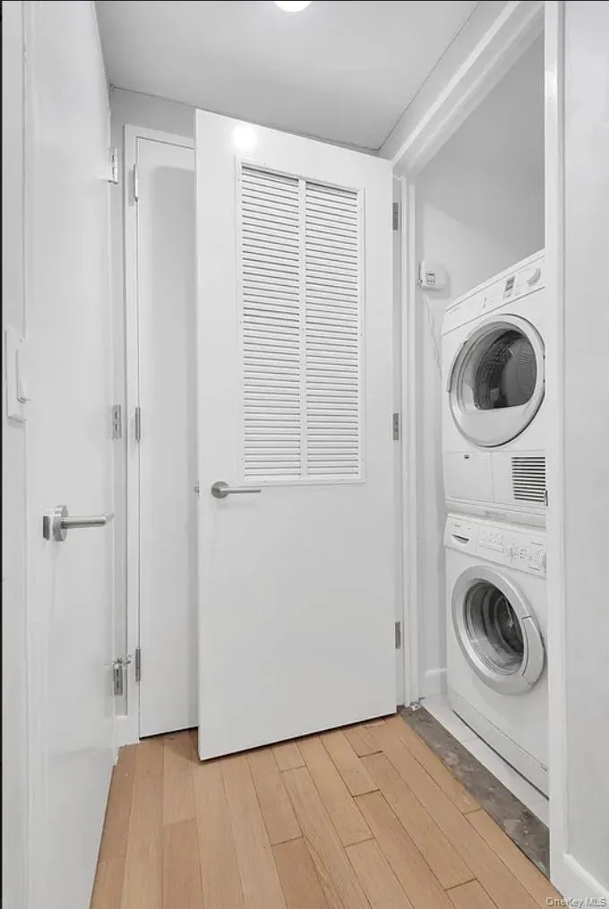 247 46th Street, New York, NY, 2 Bedrooms Bedrooms, 7 Rooms Rooms,2 BathroomsBathrooms,Residential Lease,For Rent,46th,0,1002316 247 46th Street, New York, NY, 2 Bedrooms Bedrooms, 7 Rooms Rooms,2 BathroomsBathrooms,Residential Lease,For Rent,46th,0,1002316