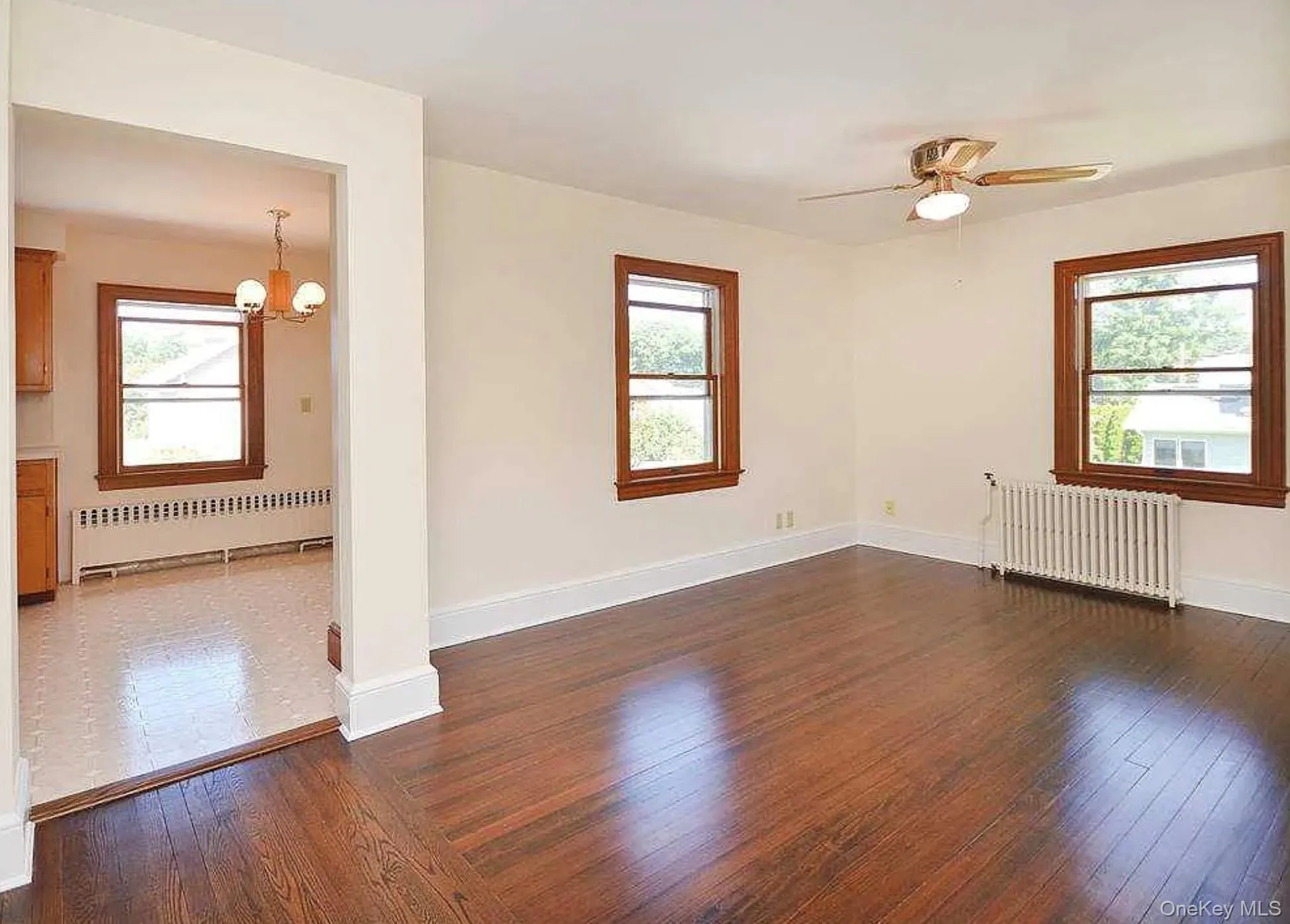 40 Perry Avenue, Oyster Bay, NY, 2 Bedrooms Bedrooms, 4 Rooms Rooms,1 BathroomBathrooms,Residential Lease,For Rent,Perry,0,1002325 40 Perry Avenue, Oyster Bay, NY, 2 Bedrooms Bedrooms, 4 Rooms Rooms,1 BathroomBathrooms,Residential Lease,For Rent,Perry,0,1002325
