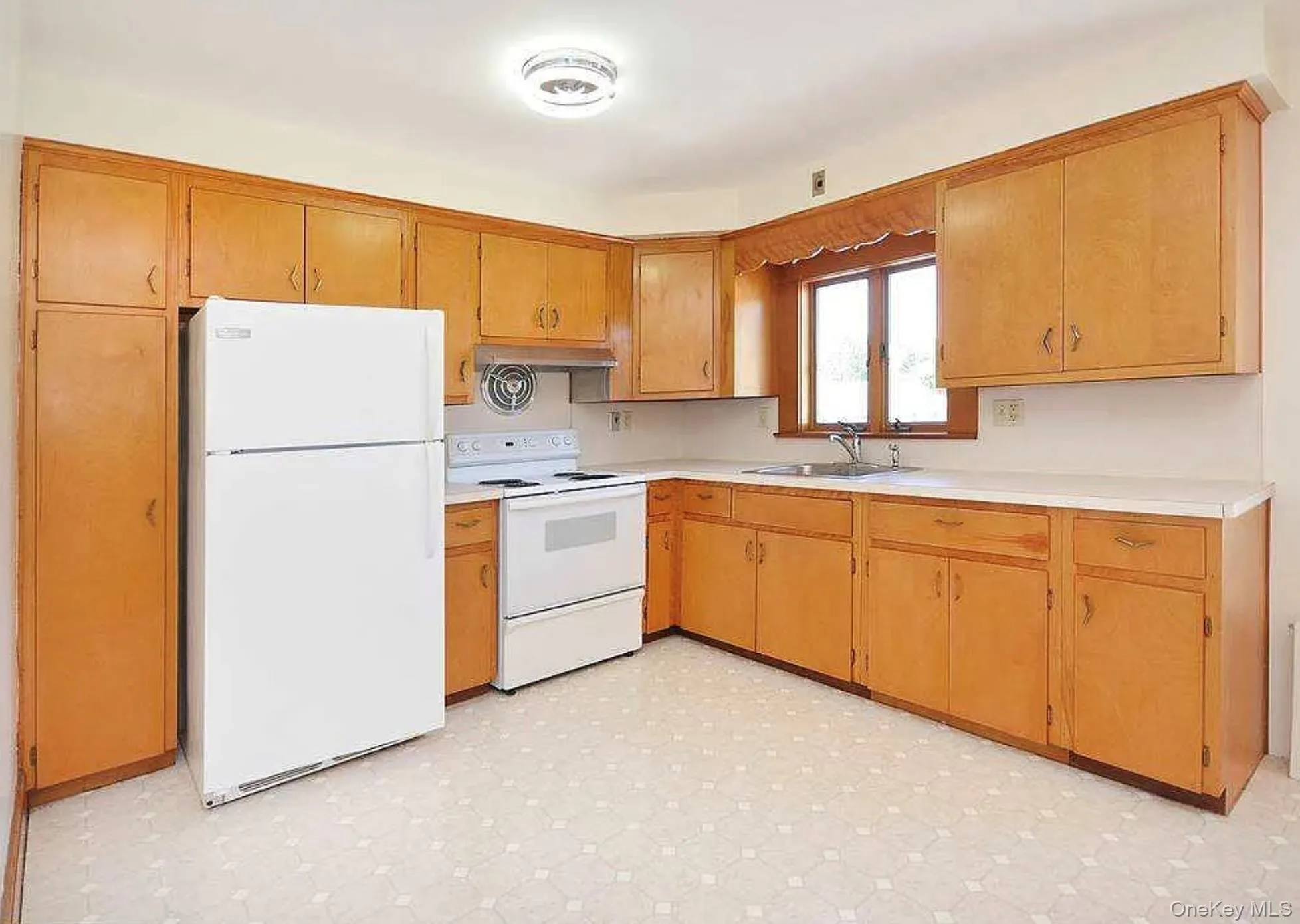 40 Perry Avenue, Oyster Bay, NY, 2 Bedrooms Bedrooms, 4 Rooms Rooms,1 BathroomBathrooms,Residential Lease,For Rent,Perry,0,1002325 40 Perry Avenue, Oyster Bay, NY, 2 Bedrooms Bedrooms, 4 Rooms Rooms,1 BathroomBathrooms,Residential Lease,For Rent,Perry,0,1002325