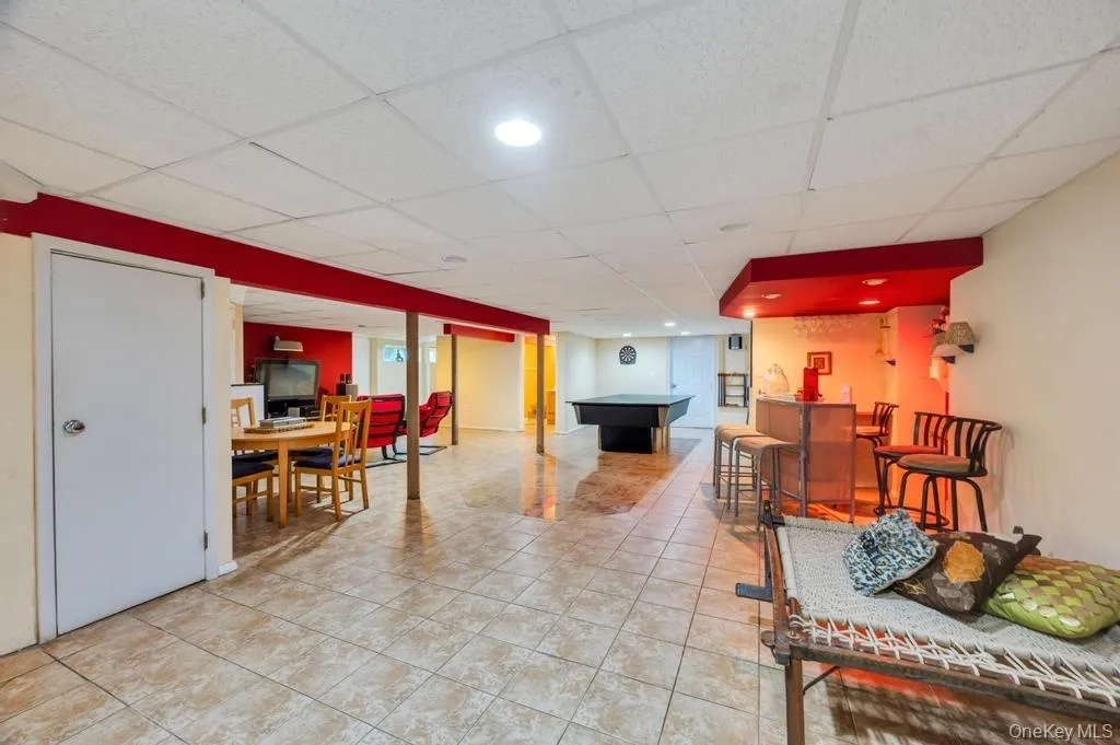 28 Penn Drive, Huntington, NY, 4 Bedrooms Bedrooms, 7 Rooms Rooms,3 BathroomsBathrooms,Residential,For Rent,Penn,0,1002335 28 Penn Drive, Huntington, NY, 4 Bedrooms Bedrooms, 7 Rooms Rooms,3 BathroomsBathrooms,Residential,For Rent,Penn,0,1002335
