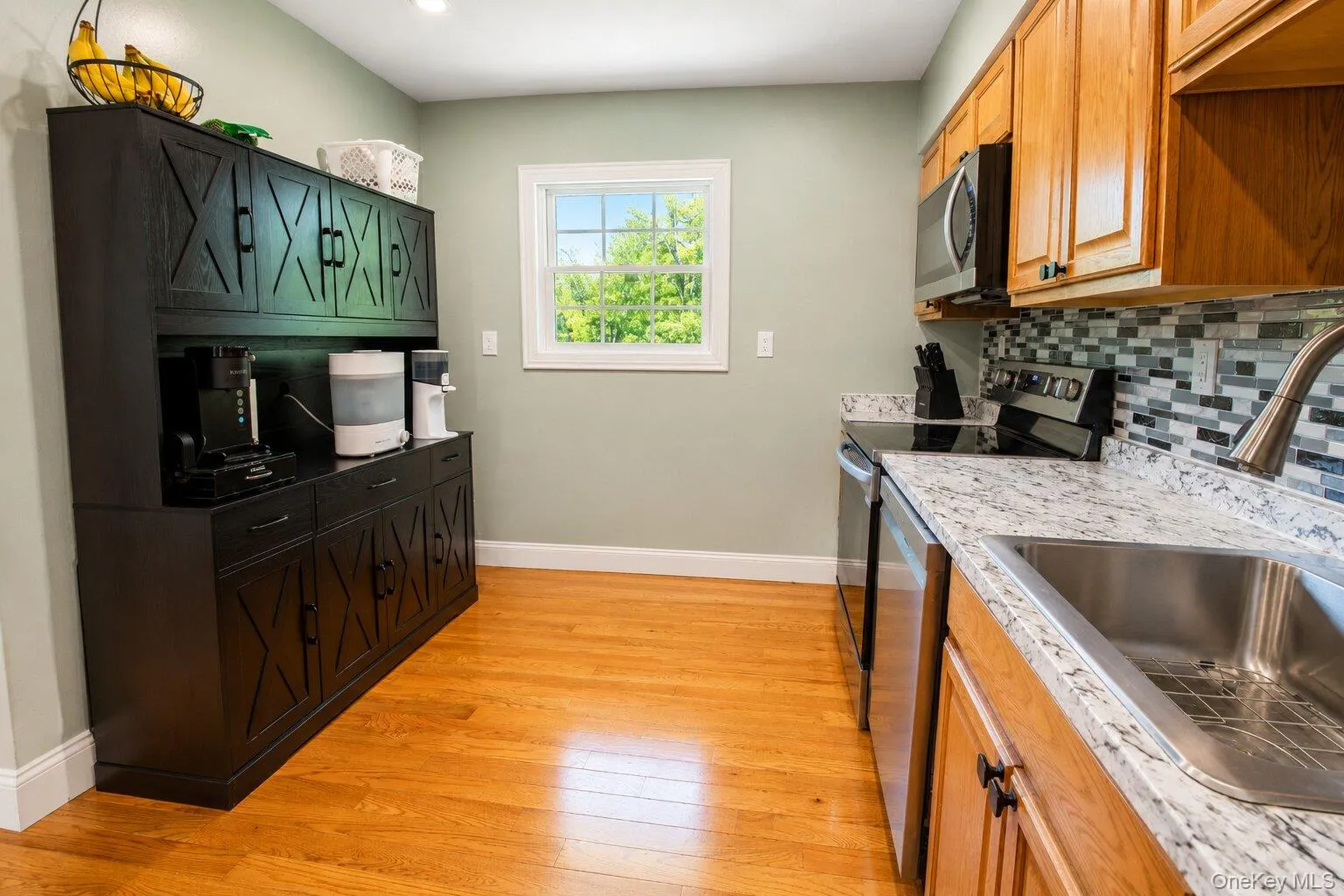 15 Colonial Avenue, Fishkill, NY, 3 Bedrooms Bedrooms, 8 Rooms Rooms,2 BathroomsBathrooms,Residential,For Rent,Colonial,0,1002338 15 Colonial Avenue, Fishkill, NY, 3 Bedrooms Bedrooms, 8 Rooms Rooms,2 BathroomsBathrooms,Residential,For Rent,Colonial,0,1002338