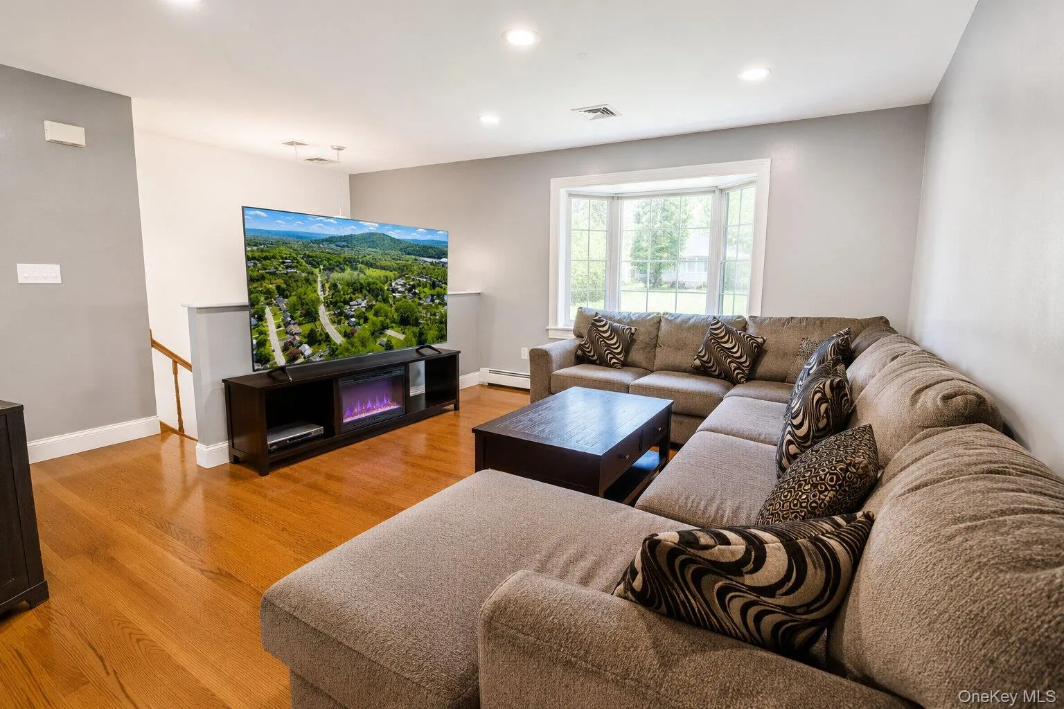 15 Colonial Avenue, Fishkill, NY, 3 Bedrooms Bedrooms, 8 Rooms Rooms,2 BathroomsBathrooms,Residential,For Rent,Colonial,0,1002338 15 Colonial Avenue, Fishkill, NY, 3 Bedrooms Bedrooms, 8 Rooms Rooms,2 BathroomsBathrooms,Residential,For Rent,Colonial,0,1002338