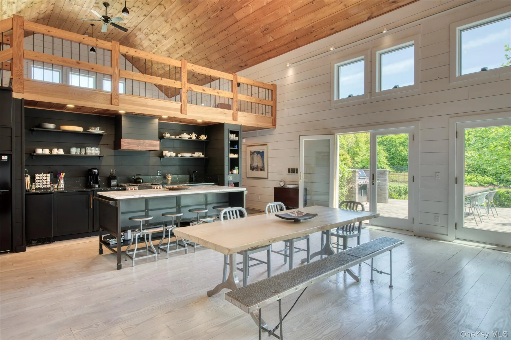 Main House: eat-in kitchen Main House: eat-in kitchen