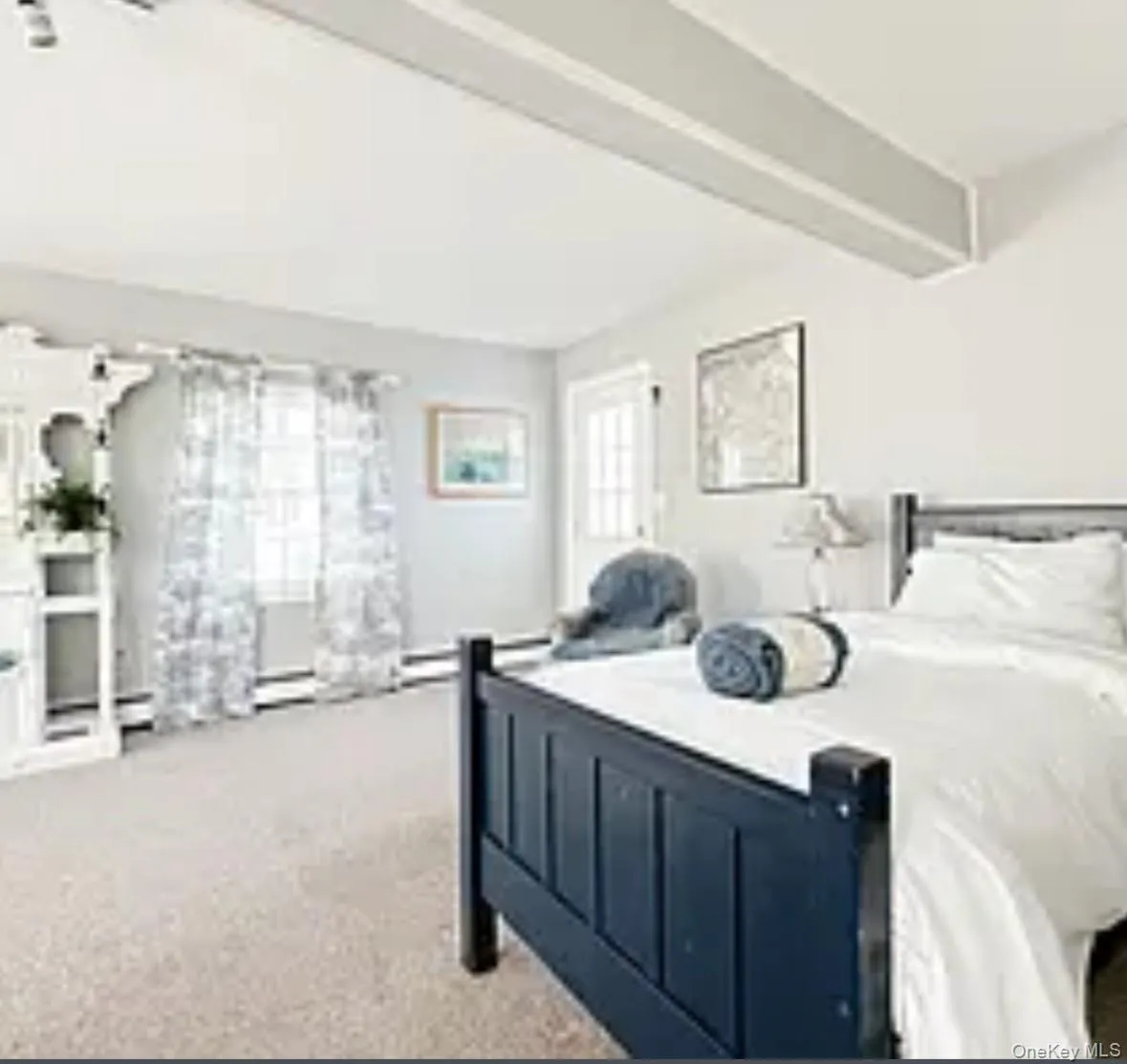 250 Oneck Lane, Southampton, NY, 5 Bedrooms Bedrooms, 12 Rooms Rooms,2 BathroomsBathrooms,Residential Lease,For Rent,Oneck,0,1002341 250 Oneck Lane, Southampton, NY, 5 Bedrooms Bedrooms, 12 Rooms Rooms,2 BathroomsBathrooms,Residential Lease,For Rent,Oneck,0,1002341