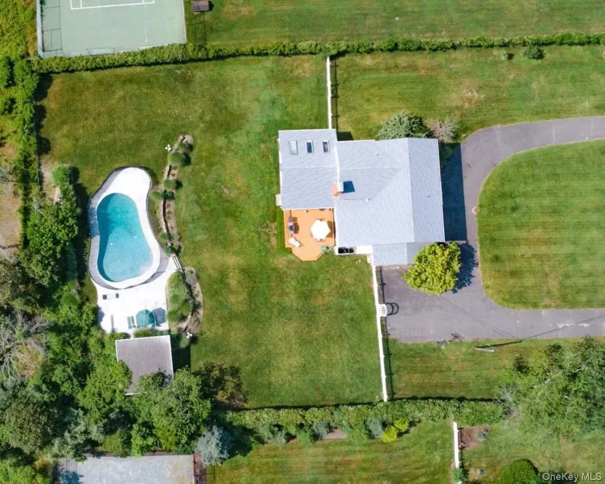 250 Oneck Lane, Southampton, NY, 5 Bedrooms Bedrooms, 12 Rooms Rooms,2 BathroomsBathrooms,Residential Lease,For Rent,Oneck,0,1002341 250 Oneck Lane, Southampton, NY, 5 Bedrooms Bedrooms, 12 Rooms Rooms,2 BathroomsBathrooms,Residential Lease,For Rent,Oneck,0,1002341