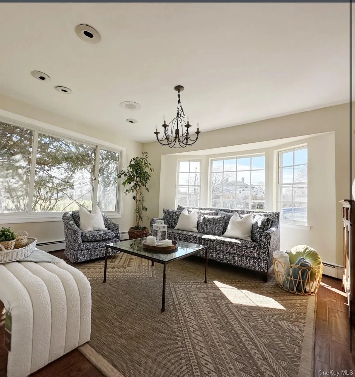 250 Oneck Lane, Southampton, NY, 5 Bedrooms Bedrooms, 12 Rooms Rooms,2 BathroomsBathrooms,Residential Lease,For Rent,Oneck,0,1002341 250 Oneck Lane, Southampton, NY, 5 Bedrooms Bedrooms, 12 Rooms Rooms,2 BathroomsBathrooms,Residential Lease,For Rent,Oneck,0,1002341