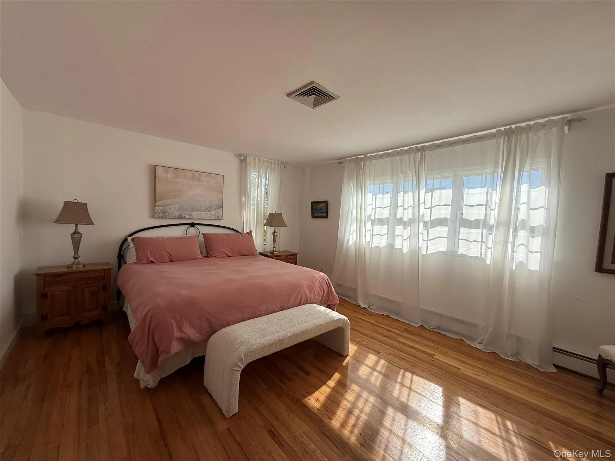 250 Oneck Lane, Southampton, NY, 5 Bedrooms Bedrooms, 12 Rooms Rooms,2 BathroomsBathrooms,Residential Lease,For Rent,Oneck,0,1002341 250 Oneck Lane, Southampton, NY, 5 Bedrooms Bedrooms, 12 Rooms Rooms,2 BathroomsBathrooms,Residential Lease,For Rent,Oneck,0,1002341