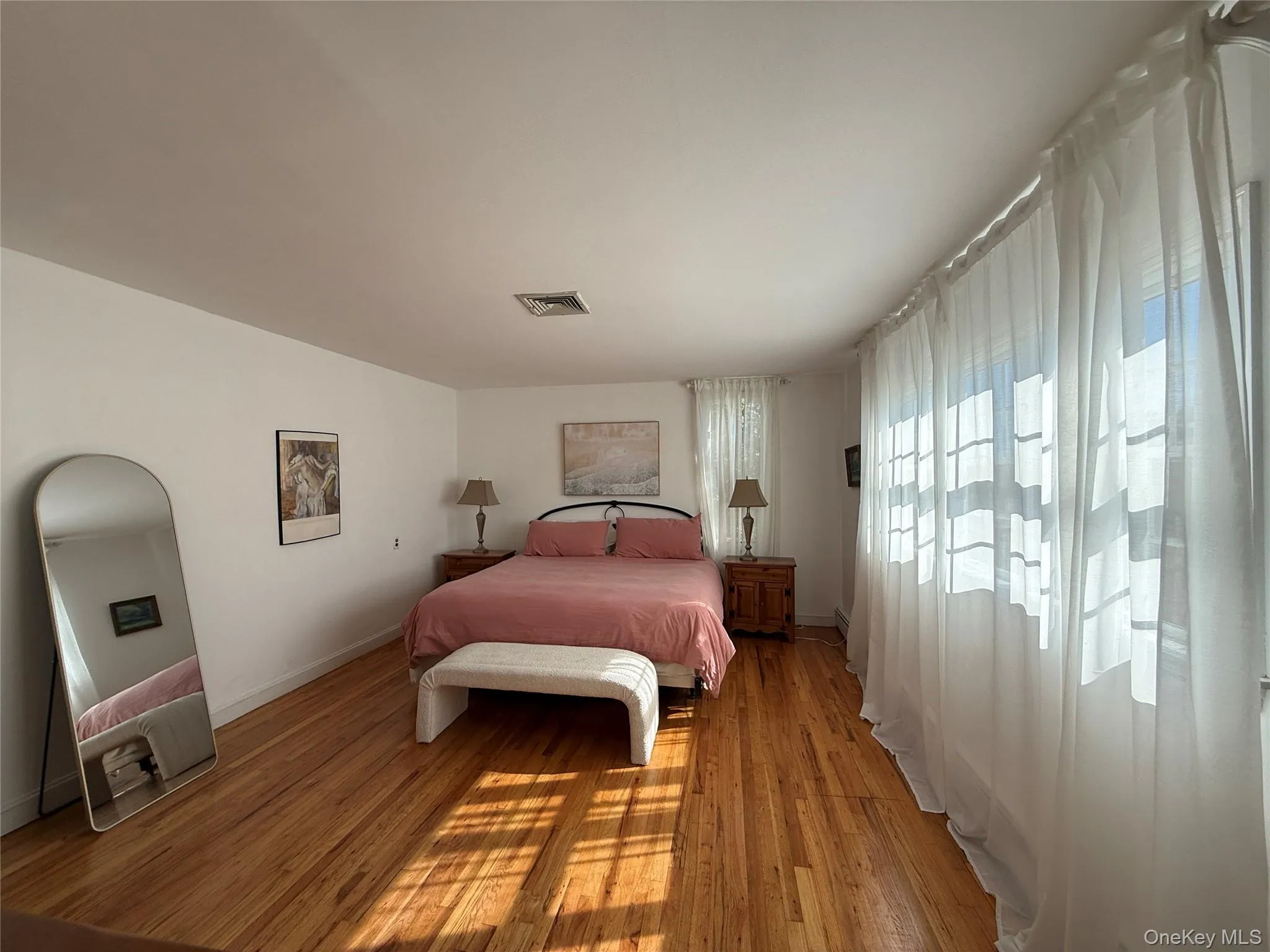 250 Oneck Lane, Southampton, NY, 5 Bedrooms Bedrooms, 12 Rooms Rooms,2 BathroomsBathrooms,Residential Lease,For Rent,Oneck,0,1002341 250 Oneck Lane, Southampton, NY, 5 Bedrooms Bedrooms, 12 Rooms Rooms,2 BathroomsBathrooms,Residential Lease,For Rent,Oneck,0,1002341