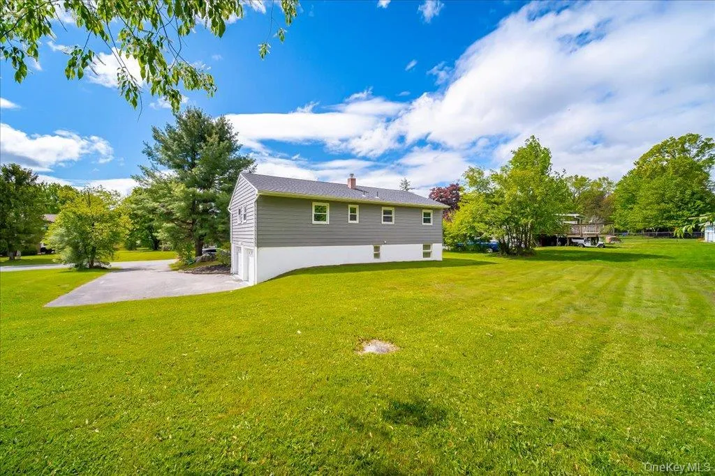 29 Beth Drive, Middletown, NY, 4 Bedrooms Bedrooms, 8 Rooms Rooms,2 BathroomsBathrooms,Residential,For Rent,Beth,0,1002343 29 Beth Drive, Middletown, NY, 4 Bedrooms Bedrooms, 8 Rooms Rooms,2 BathroomsBathrooms,Residential,For Rent,Beth,0,1002343