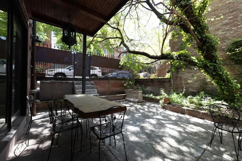 529 Manhattan Avenue, New York, NY, 5 Bedrooms Bedrooms, 9 Rooms Rooms,3 BathroomsBathrooms,Residential Sale,For Rent,Manhattan,0,1002344 529 Manhattan Avenue, New York, NY, 5 Bedrooms Bedrooms, 9 Rooms Rooms,3 BathroomsBathrooms,Residential Sale,For Rent,Manhattan,0,1002344