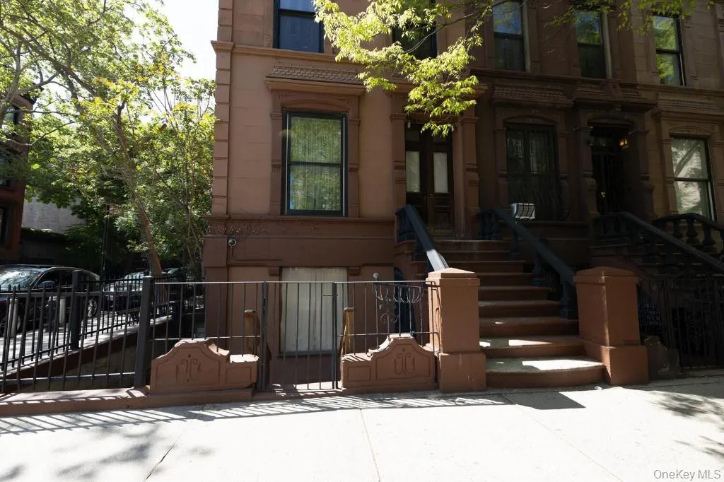 529 Manhattan Avenue, New York, NY, 5 Bedrooms Bedrooms, 9 Rooms Rooms,3 BathroomsBathrooms,Residential Sale,For Rent,Manhattan,0,1002344 529 Manhattan Avenue, New York, NY, 5 Bedrooms Bedrooms, 9 Rooms Rooms,3 BathroomsBathrooms,Residential Sale,For Rent,Manhattan,0,1002344