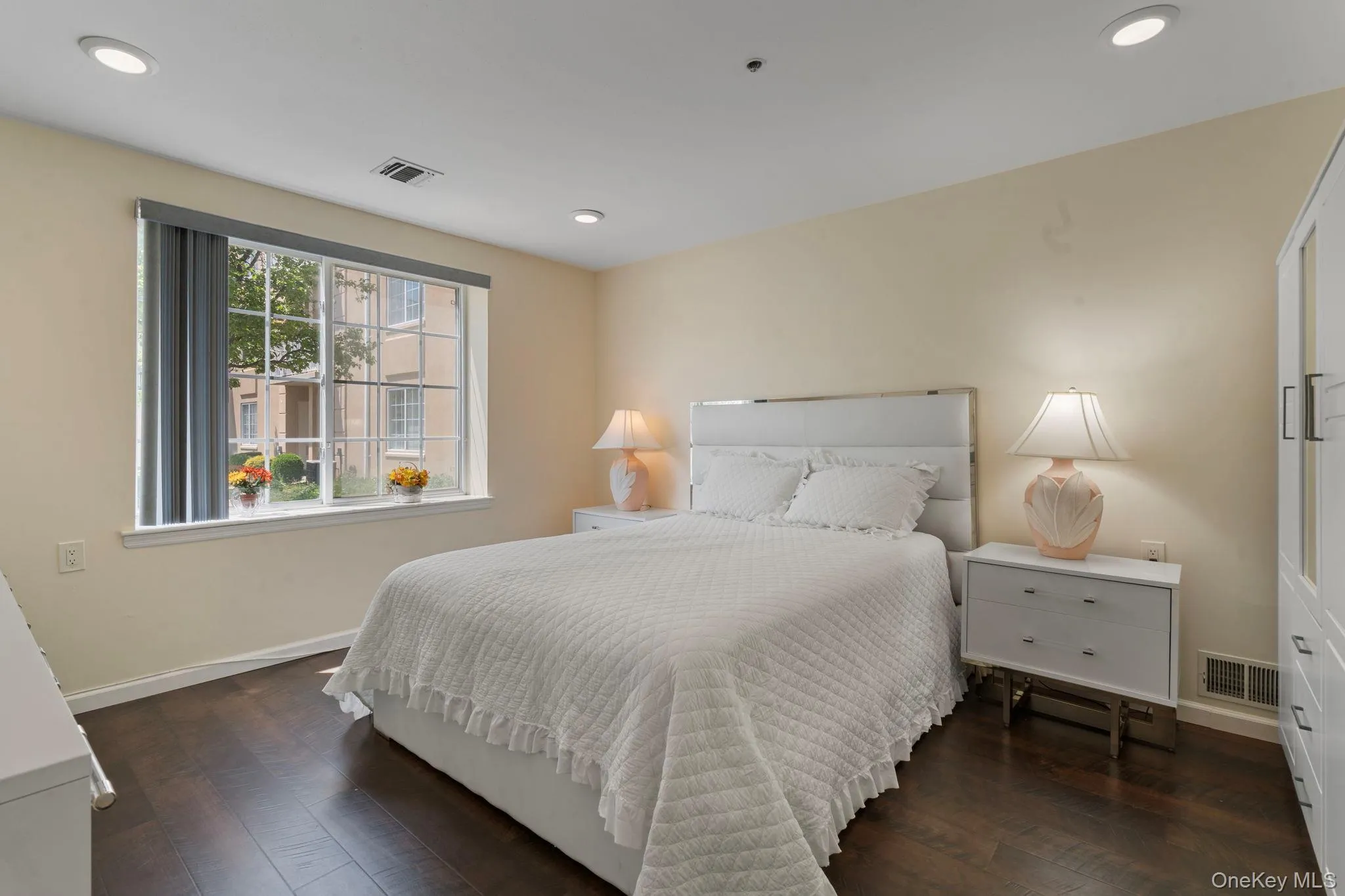 54 School Street, Hempstead, NY, 1 Bedroom Bedrooms, 4 Rooms Rooms,1 BathroomBathrooms,Residential Lease,For Rent,School,0,1002348 54 School Street, Hempstead, NY, 1 Bedroom Bedrooms, 4 Rooms Rooms,1 BathroomBathrooms,Residential Lease,For Rent,School,0,1002348