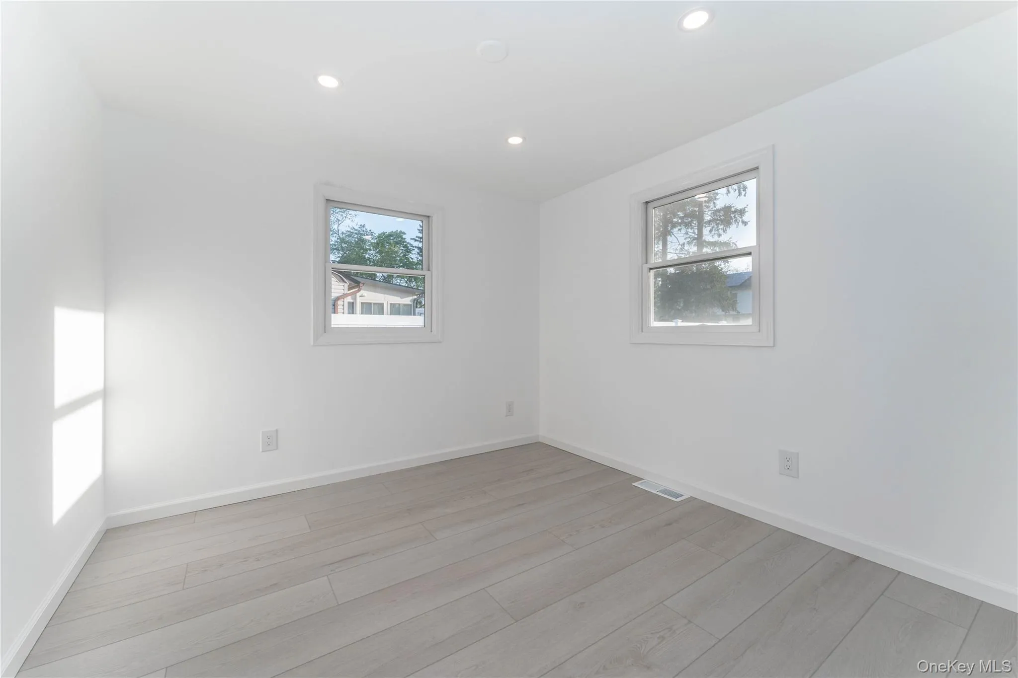 1398 Pine Acres Boulevard, Islip, NY, 2 Bedrooms Bedrooms, 5 Rooms Rooms,1 BathroomBathrooms,Residential Lease,For Rent,Pine Acres,0,1002352 1398 Pine Acres Boulevard, Islip, NY, 2 Bedrooms Bedrooms, 5 Rooms Rooms,1 BathroomBathrooms,Residential Lease,For Rent,Pine Acres,0,1002352