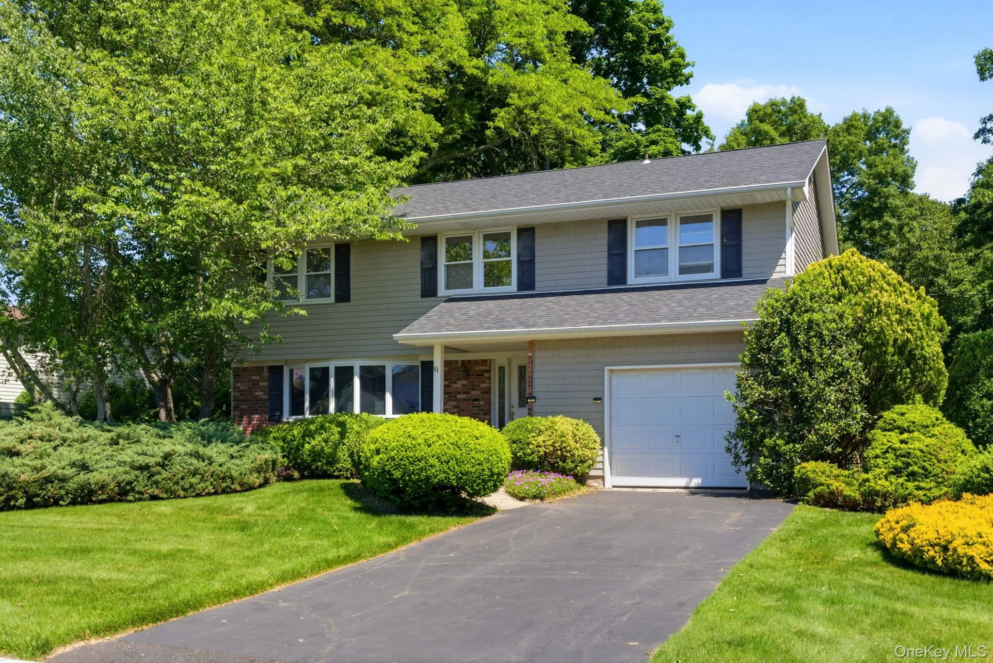 Beautiful 4 Bedroom Expanded Colonial Beautiful 4 Bedroom Expanded Colonial