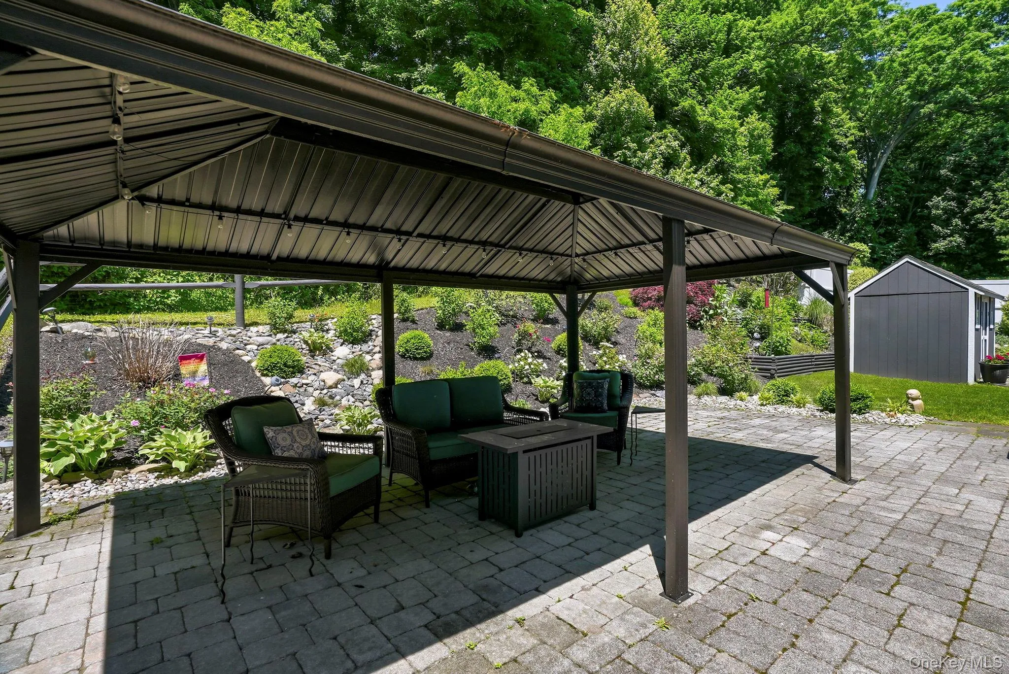 Summer sun isn't an issue with the large pergola. Summer sun isn't an issue with the large pergola.