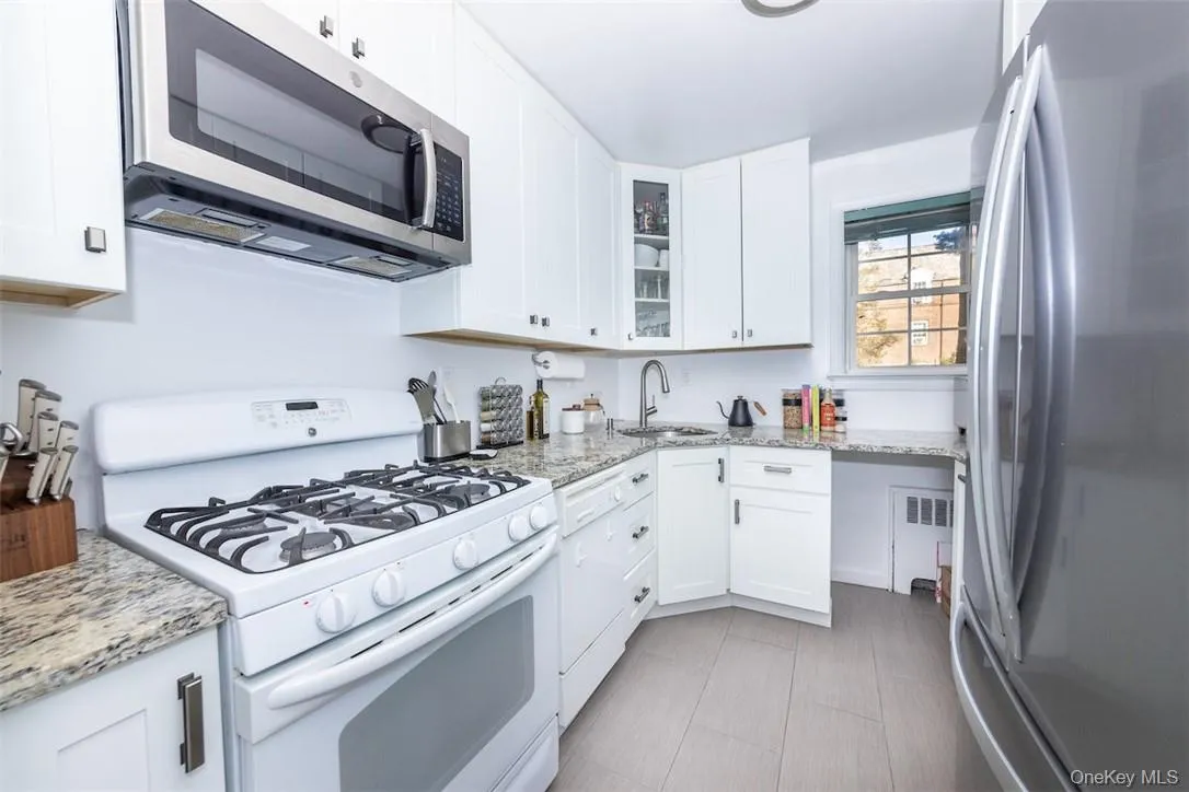 751 Broadway, Greenburgh, NY, 1 Bedroom Bedrooms, 4 Rooms Rooms,1 BathroomBathrooms,Residential,For Rent,Broadway,0,1002370 751 Broadway, Greenburgh, NY, 1 Bedroom Bedrooms, 4 Rooms Rooms,1 BathroomBathrooms,Residential,For Rent,Broadway,0,1002370