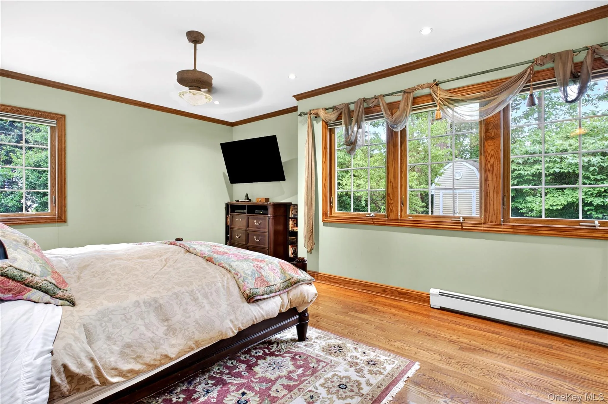 12 Avon Lane, North Hempstead, NY, 6 Bedrooms Bedrooms, 10 Rooms Rooms,4 BathroomsBathrooms,Residential,For Rent,Avon,0,1002375 12 Avon Lane, North Hempstead, NY, 6 Bedrooms Bedrooms, 10 Rooms Rooms,4 BathroomsBathrooms,Residential,For Rent,Avon,0,1002375